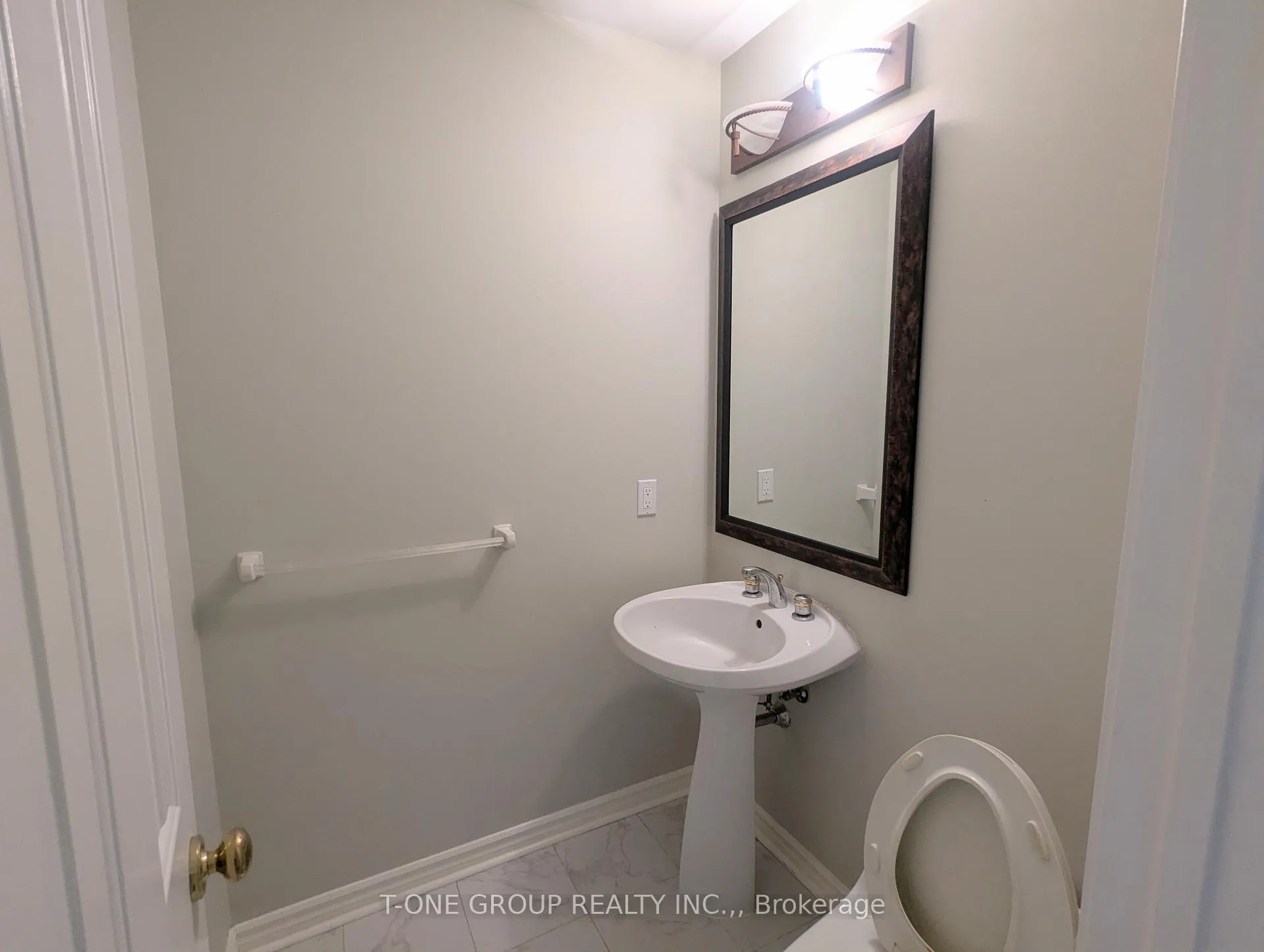 Photo 21 of 2 Mary Elizabeth Crescent, Markham, Buttonville — HOMEH