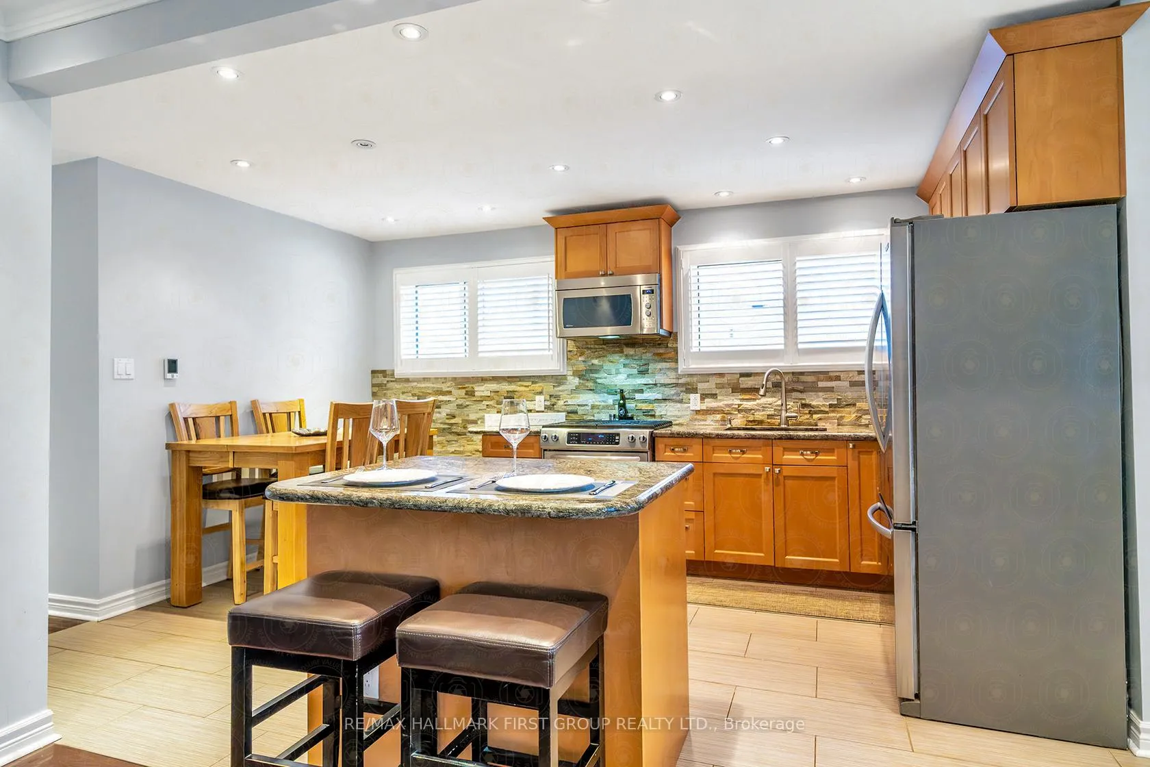 Photo 14 of 603 Gilbert Street W, Whitby, Downtown Whitby — HOMEH
