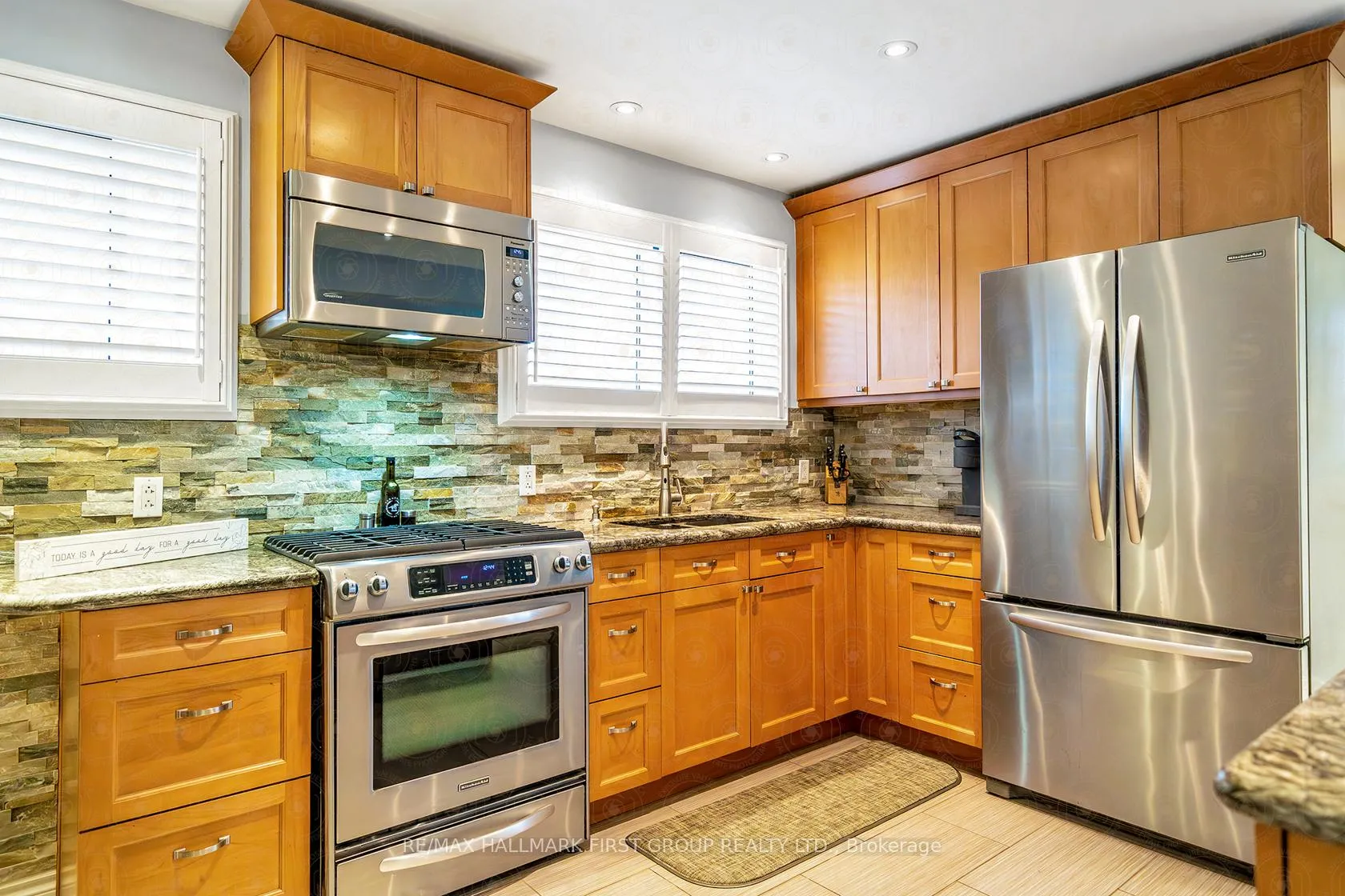 Photo 15 of 603 Gilbert Street W, Whitby, Downtown Whitby — HOMEH