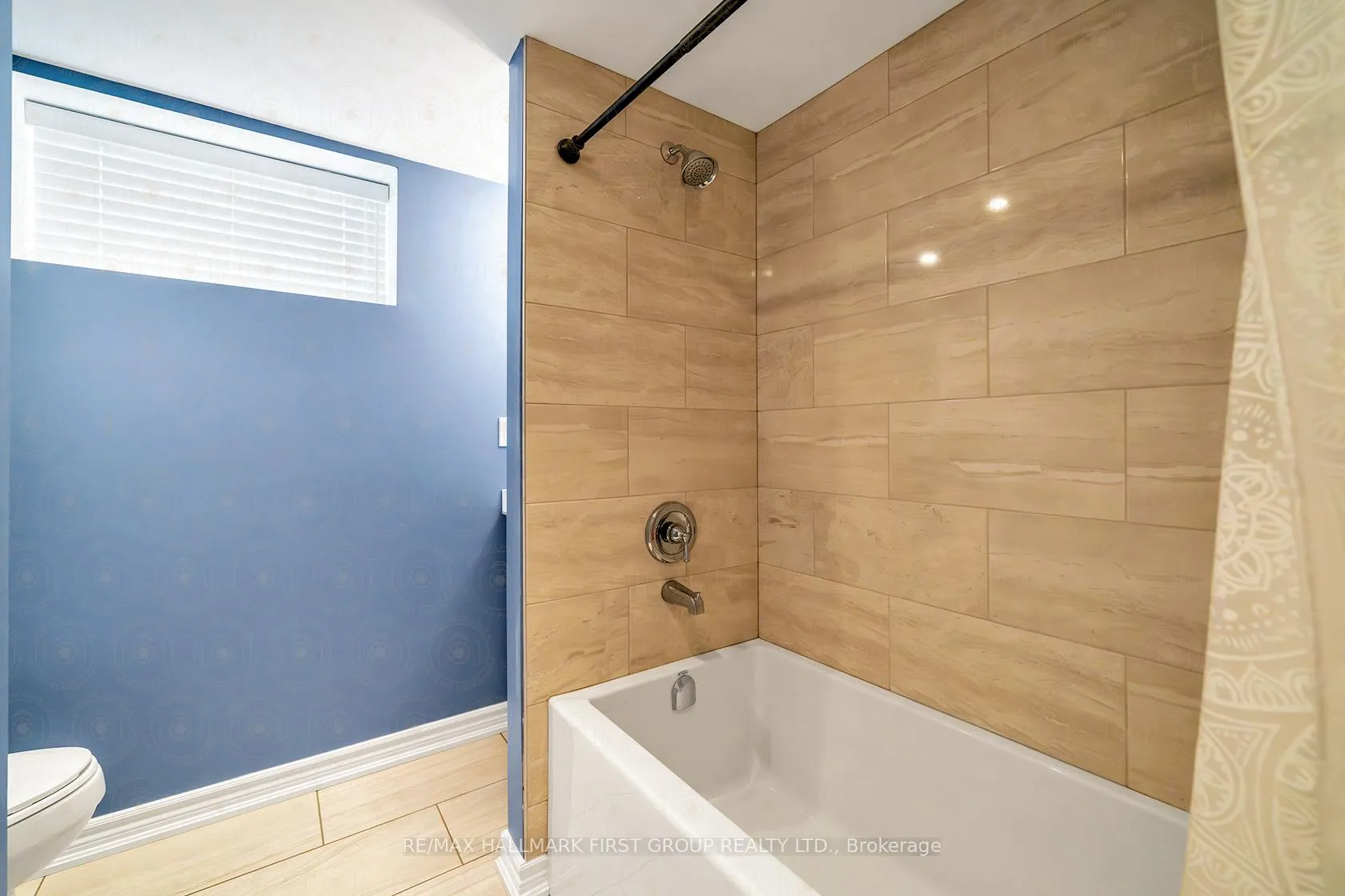 Photo 23 of 603 Gilbert Street W, Whitby, Downtown Whitby — HOMEH