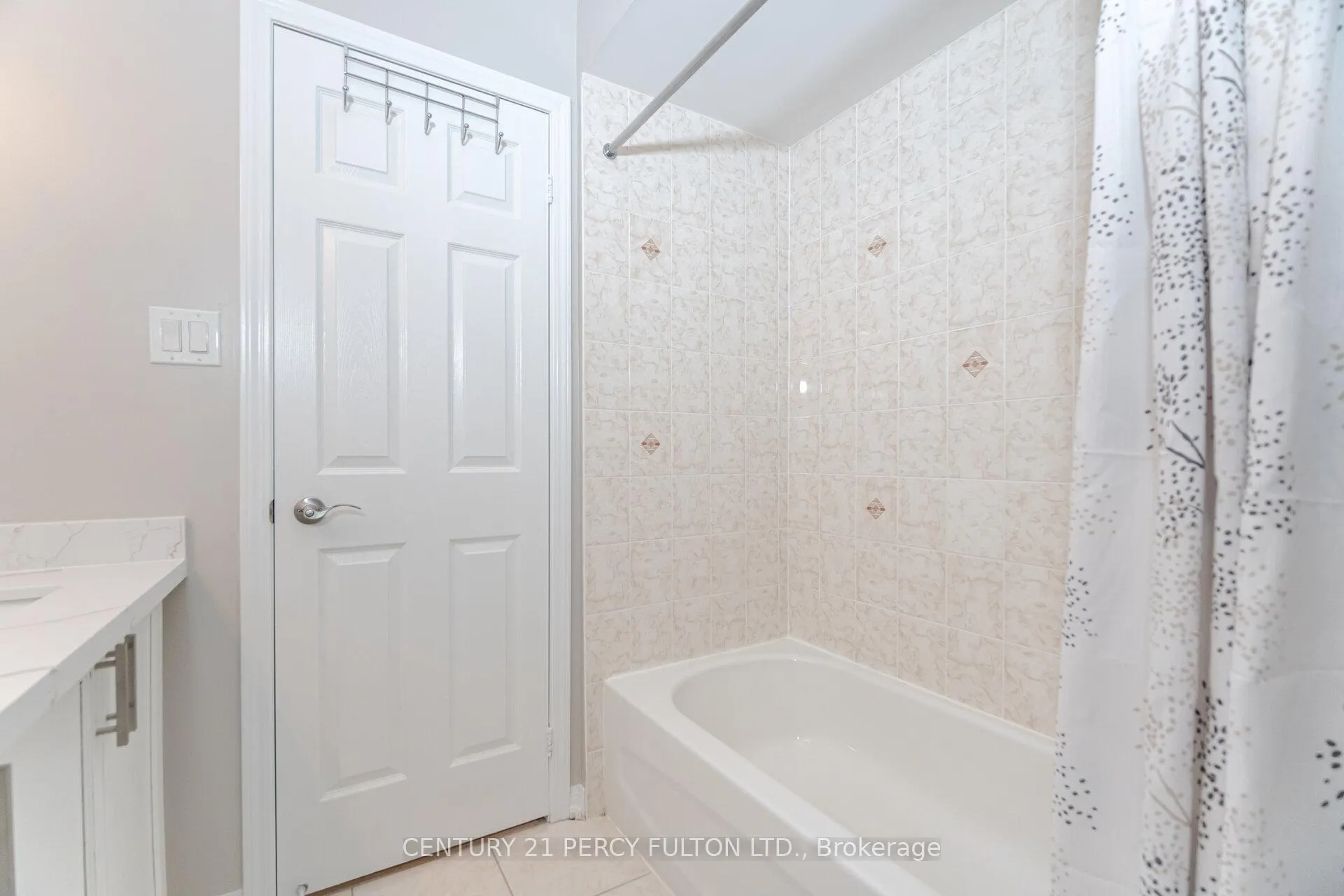 Photo 23 of 1633 Quail Run Drive, Oshawa, Taunton — HOMEH