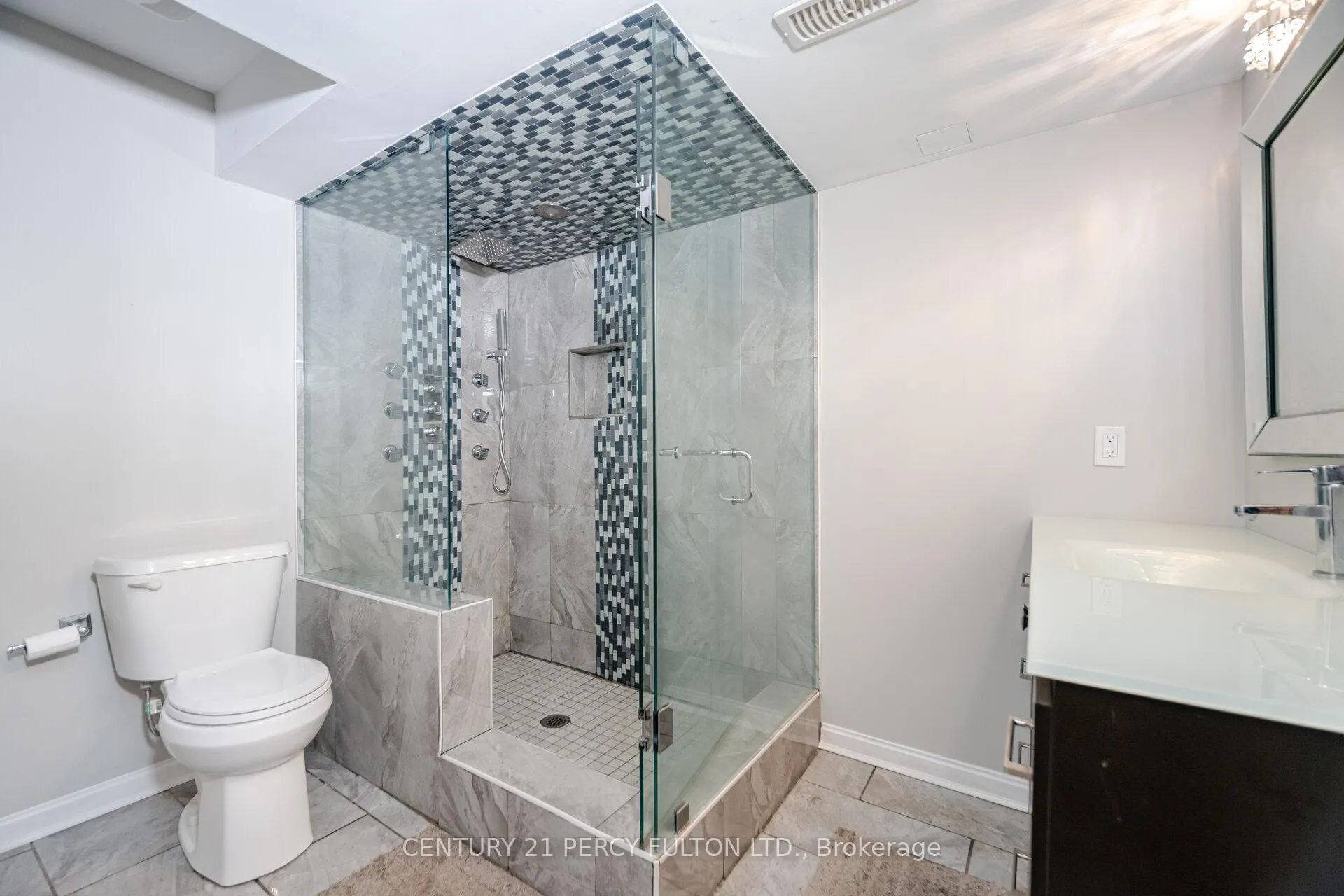 Photo 33 of 1633 Quail Run Drive, Oshawa, Taunton — HOMEH