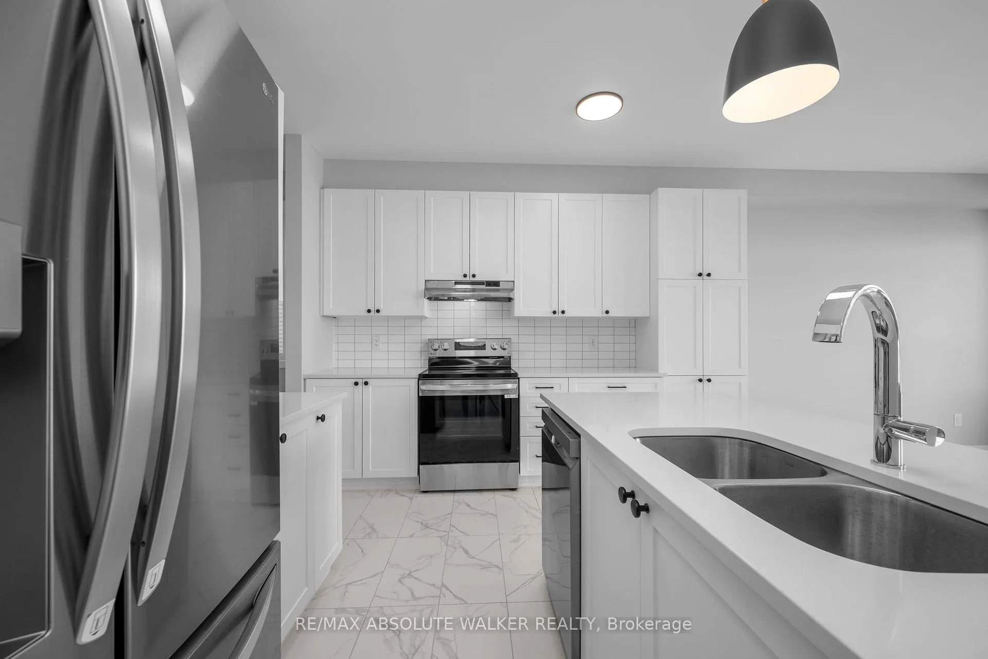 Photo 10 of 584 Paakanaak Avenue, Ottawa, Blossom Park/Kemp Park/Findlay Creek — HOMEH