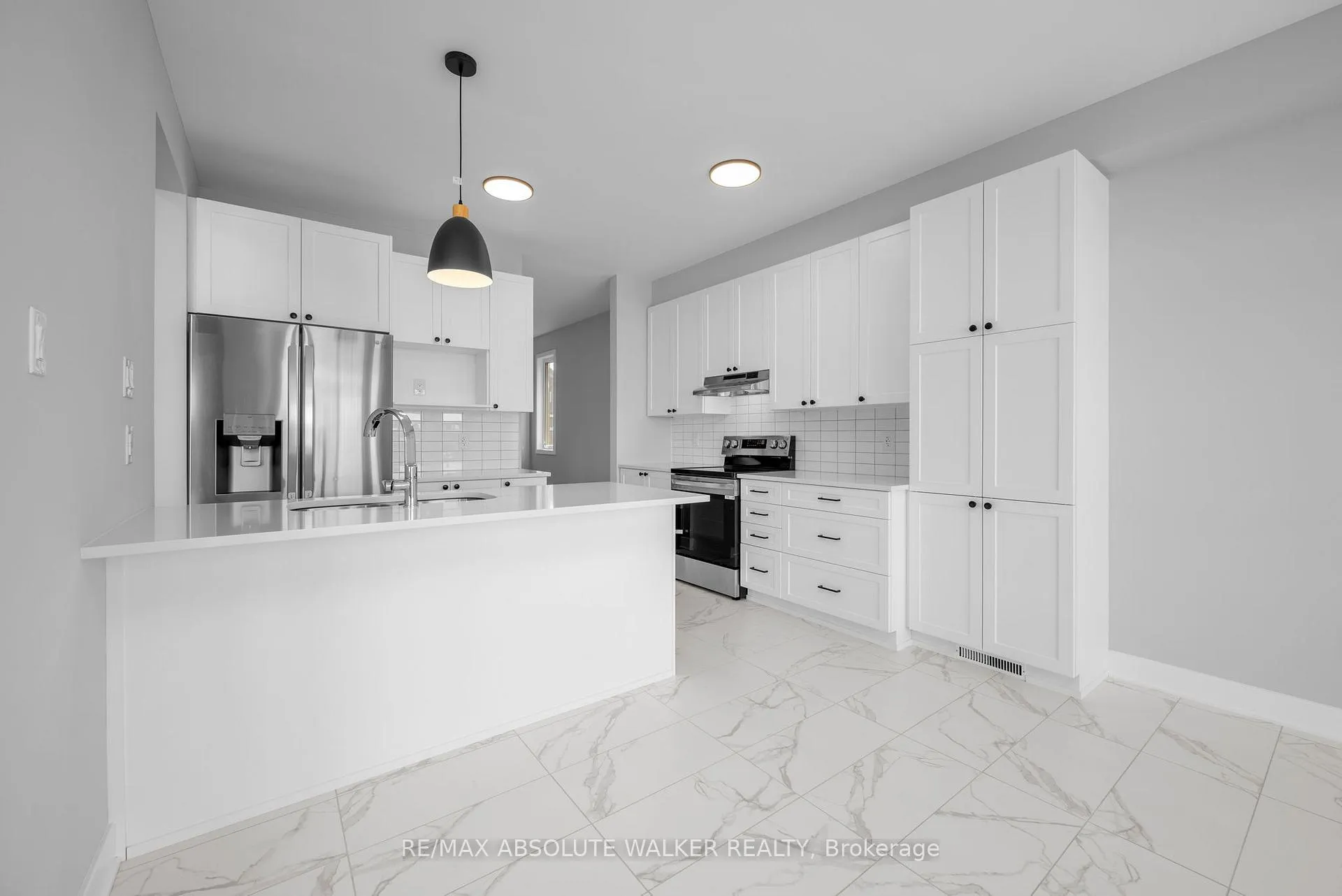 Photo 11 of 584 Paakanaak Avenue, Ottawa, Blossom Park/Kemp Park/Findlay Creek — HOMEH