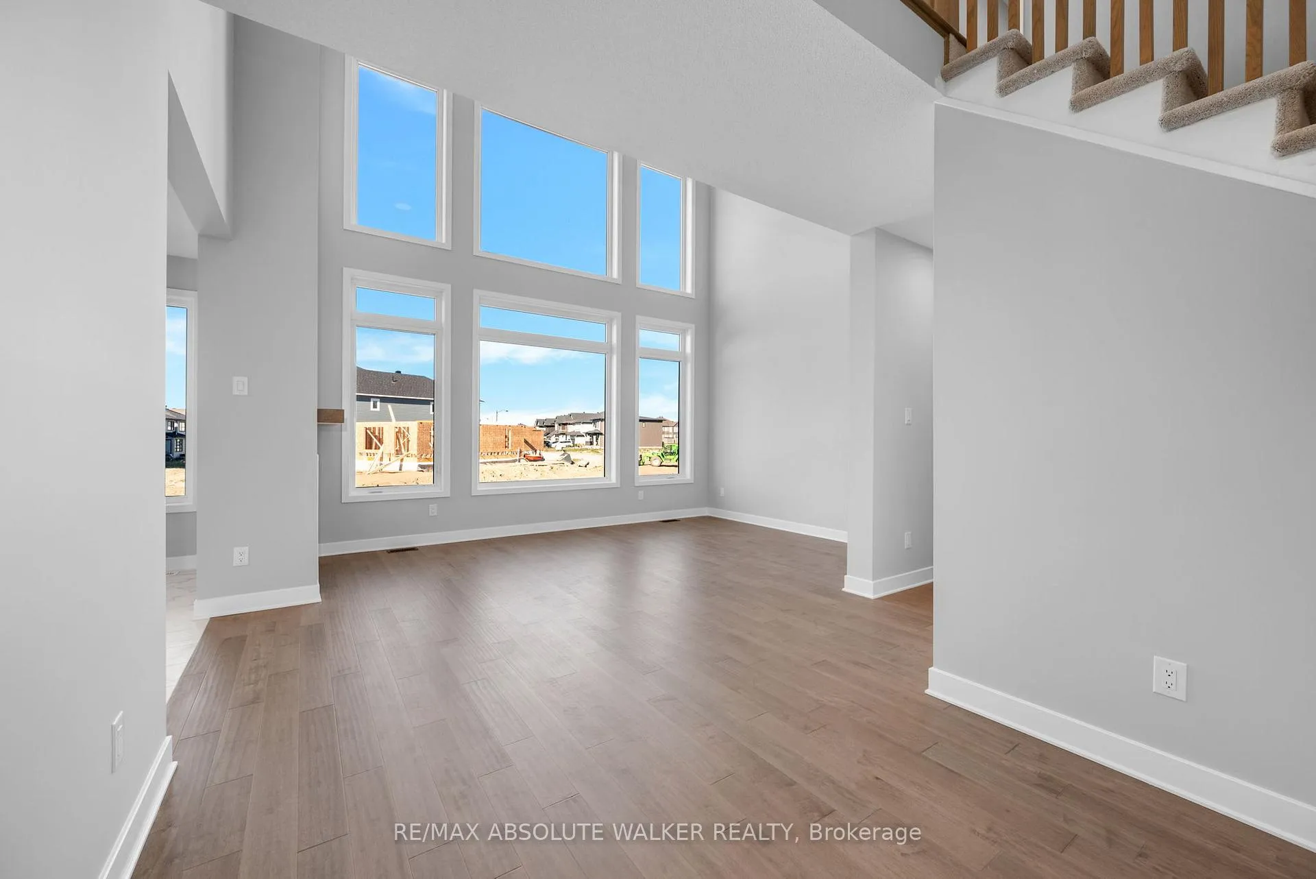 Photo 14 of 584 Paakanaak Avenue, Ottawa, Blossom Park/Kemp Park/Findlay Creek — HOMEH