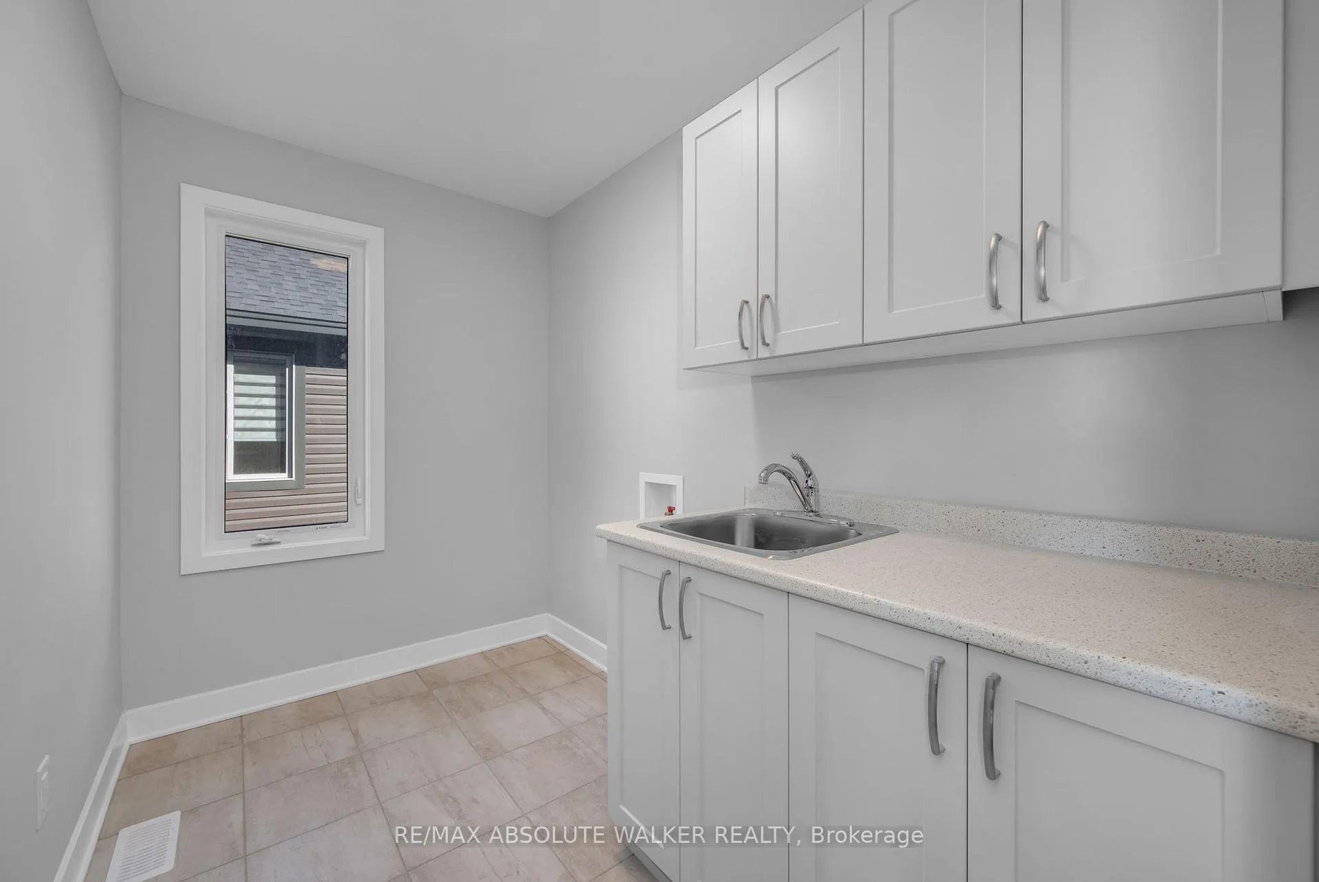 Photo 36 of 584 Paakanaak Avenue, Ottawa, Blossom Park/Kemp Park/Findlay Creek — HOMEH