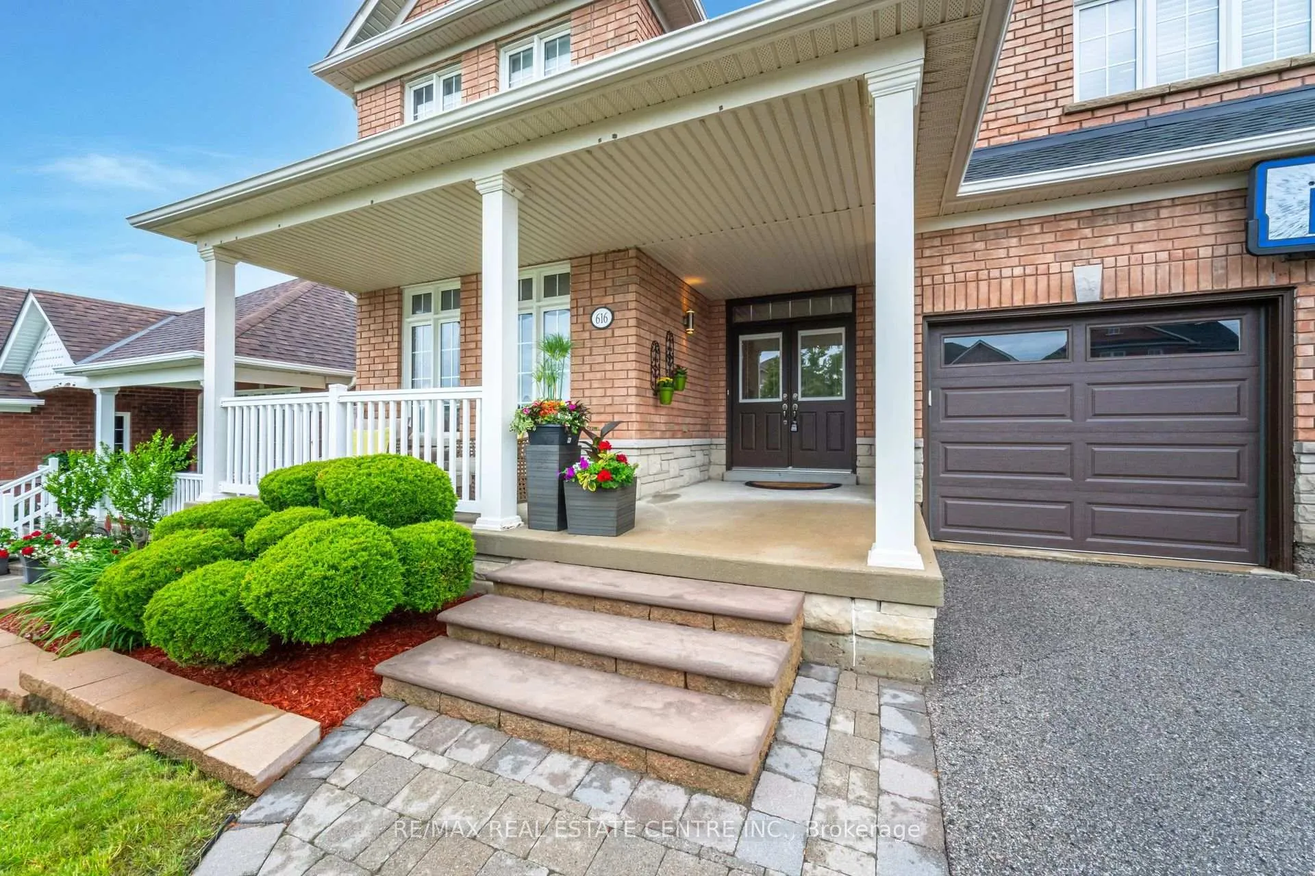 Photo 2 of 616 Greenhill Avenue, Oshawa, Samac — HOMEH
