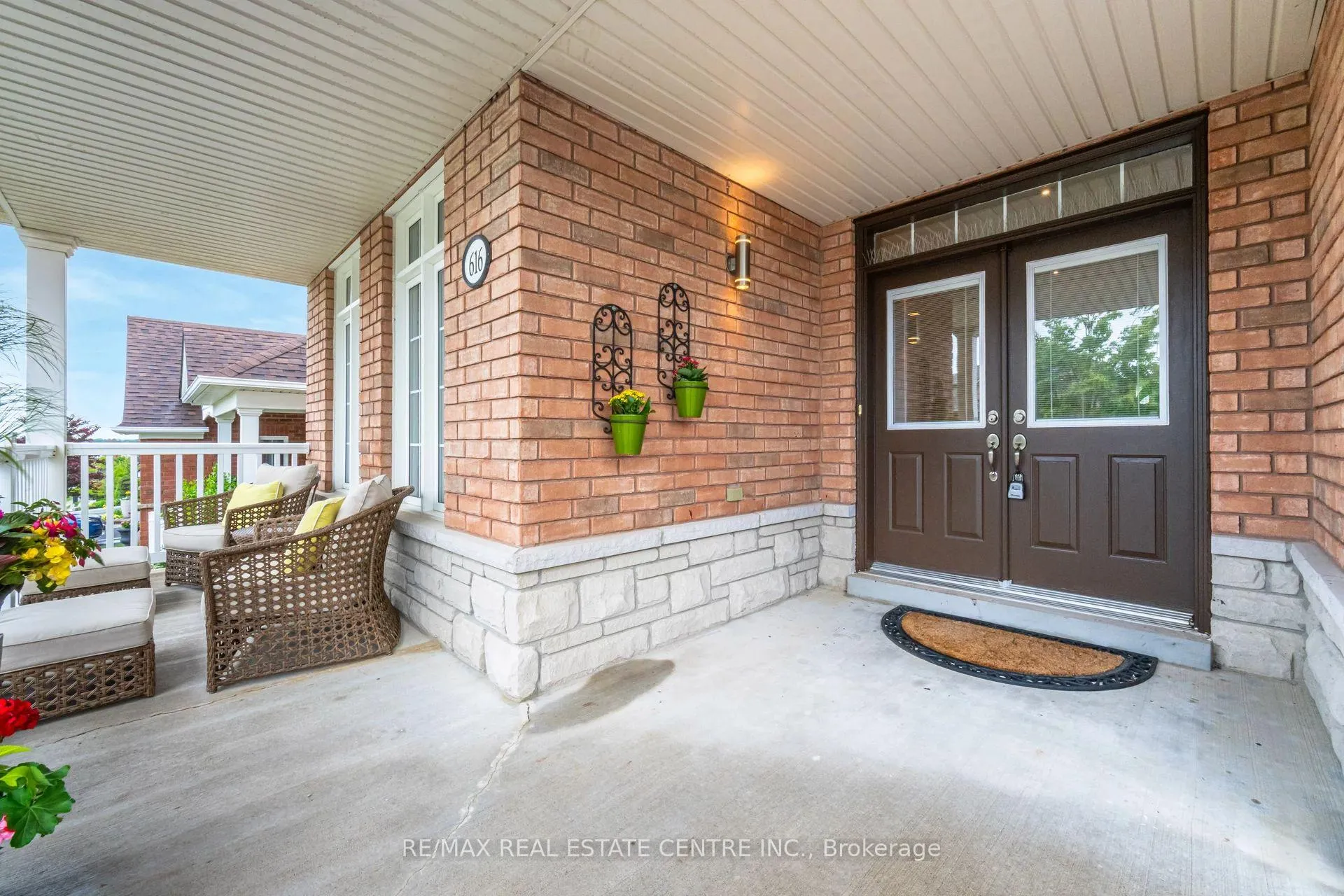 Photo 3 of 616 Greenhill Avenue, Oshawa, Samac — HOMEH