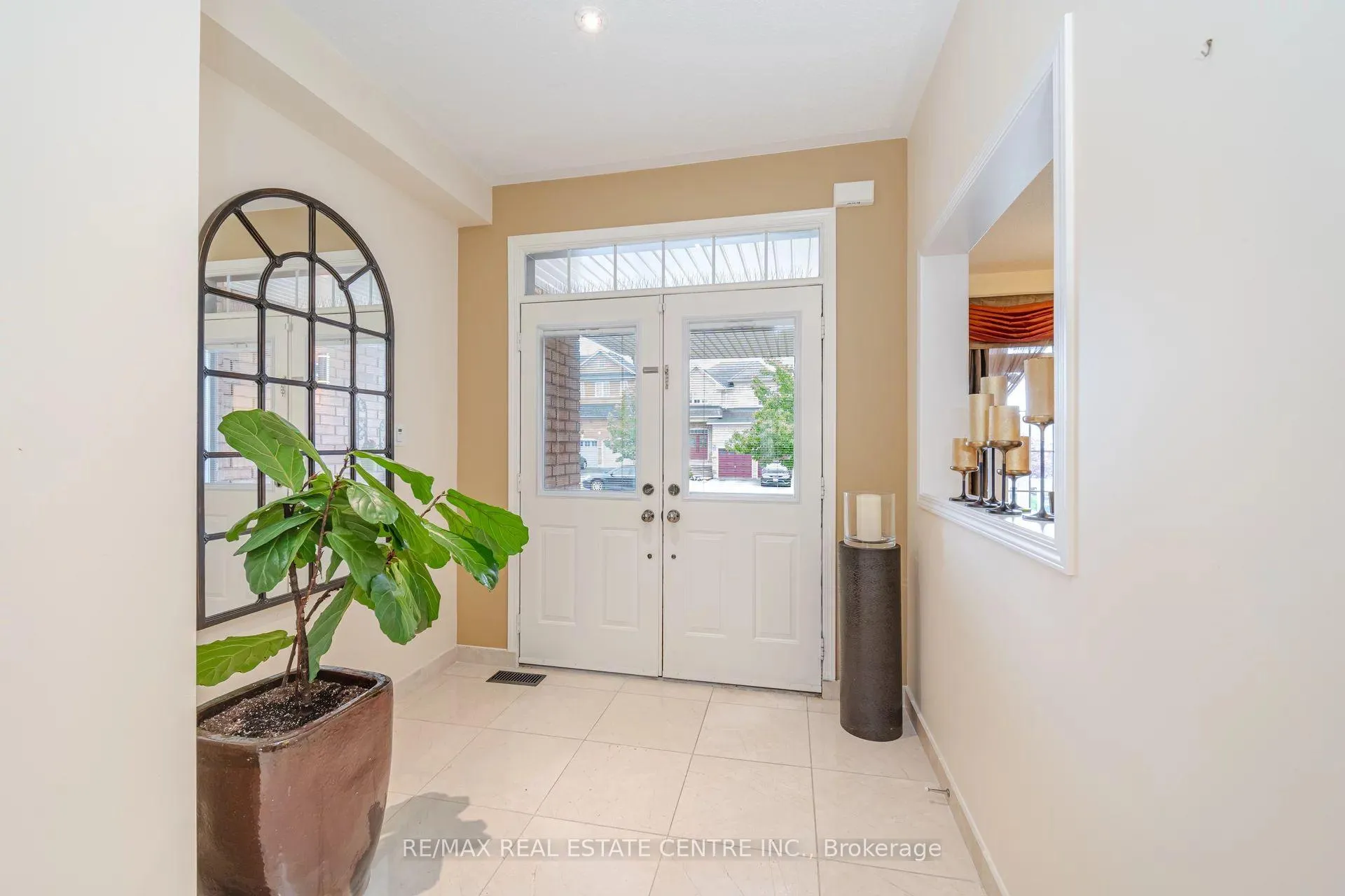 Photo 4 of 616 Greenhill Avenue, Oshawa, Samac — HOMEH