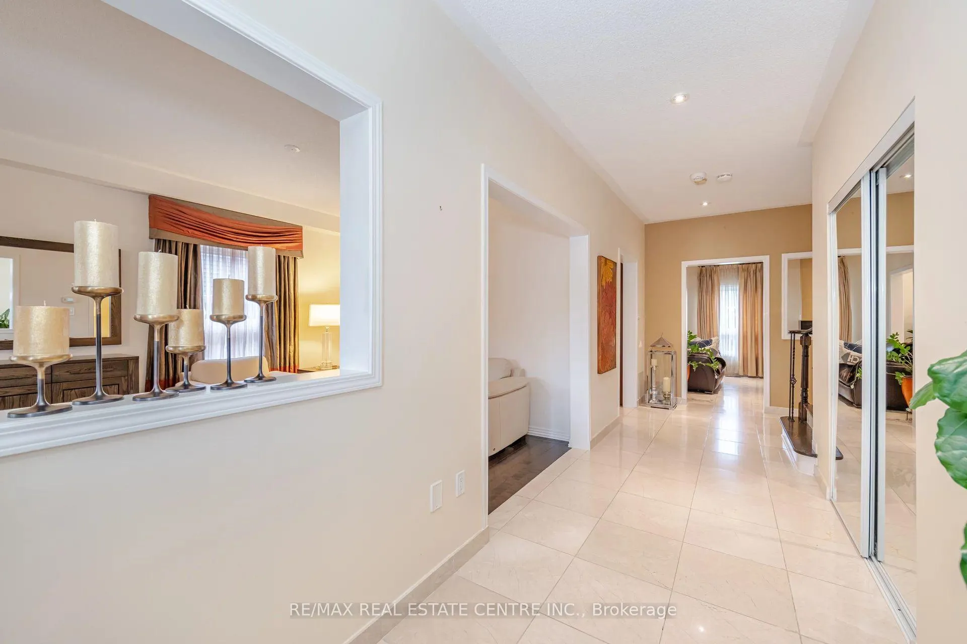 Photo 5 of 616 Greenhill Avenue, Oshawa, Samac — HOMEH