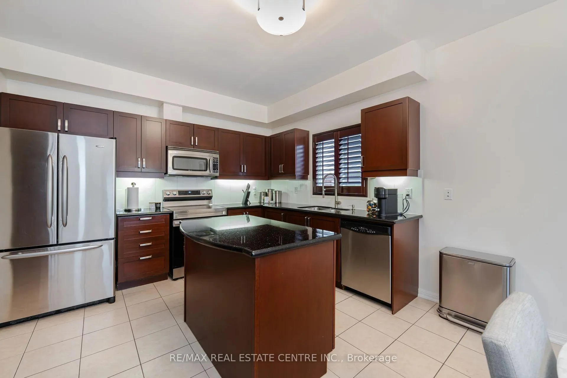 Photo 11 of 616 Greenhill Avenue, Oshawa, Samac — HOMEH