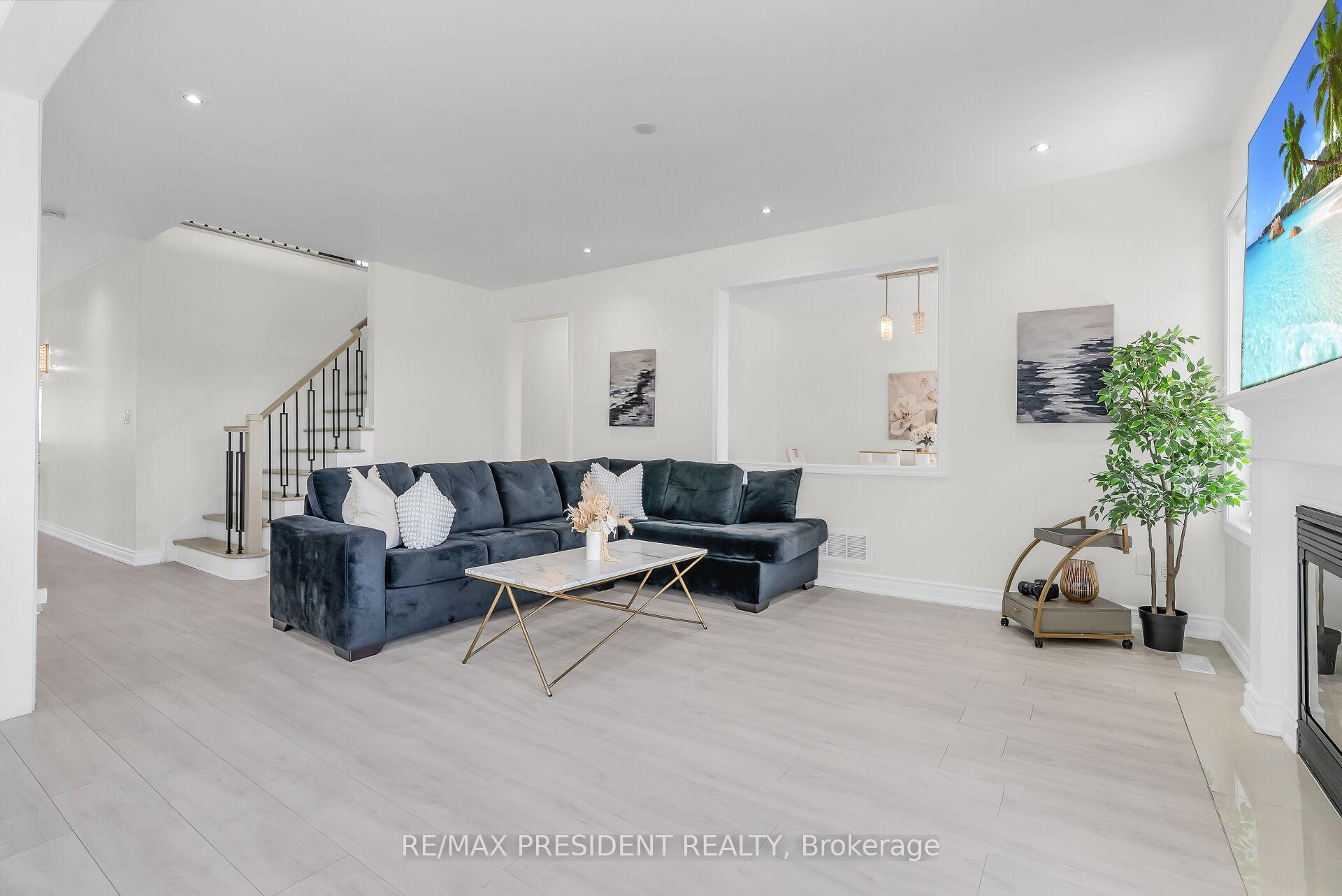 Photo 8 of 66 Bayhampton Drive, Brampton, Vales of Castlemore — HOMEH