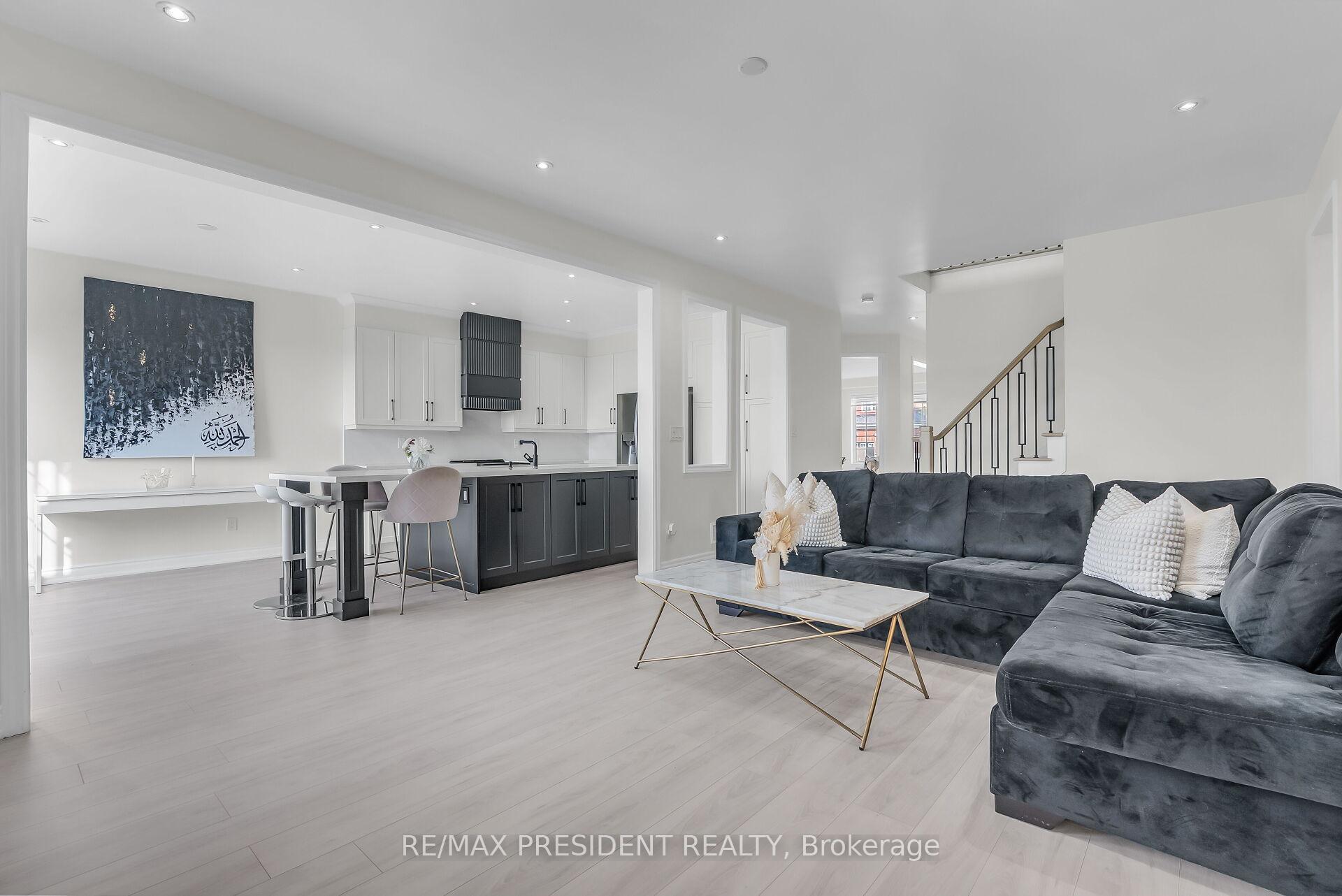 Photo 10 of 66 Bayhampton Drive, Brampton, Vales of Castlemore — HOMEH