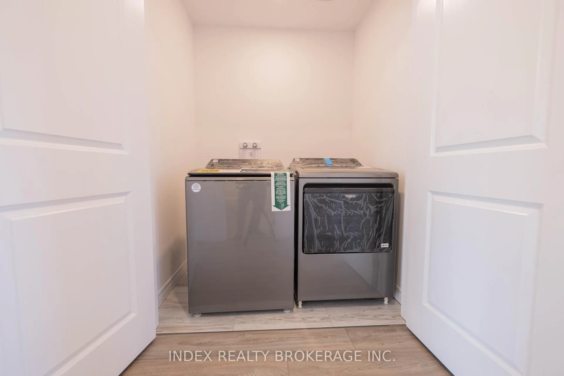 Photo 22 of Unit 5, 29 Schuyler Street, Brant, Paris — HOMEH