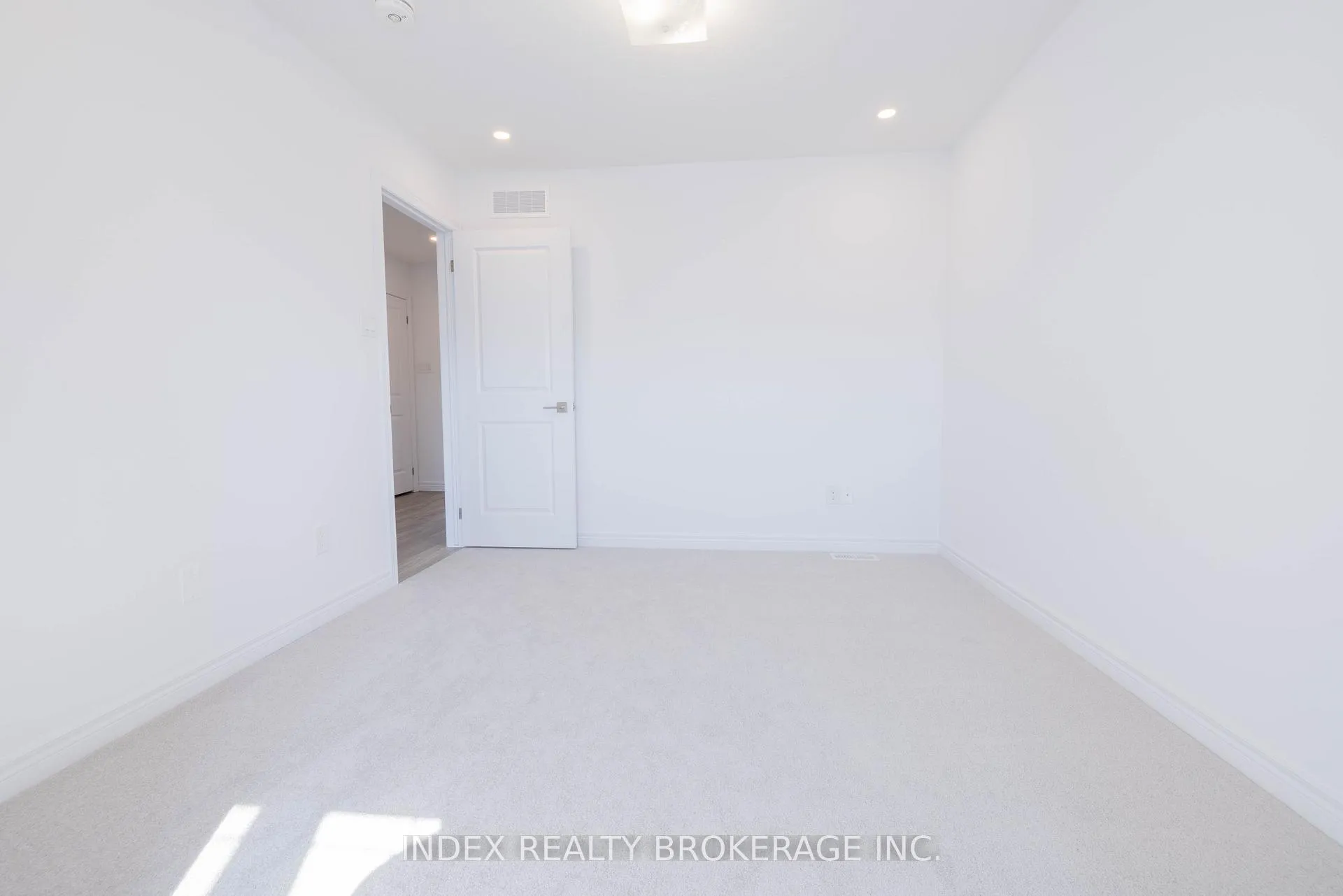 Photo 25 of Unit 5, 29 Schuyler Street, Brant, Paris — HOMEH