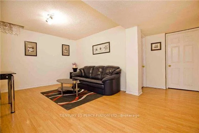 Photo 4 of 3 Halder Crescent, Markham, Milliken Mills East — HOMEH