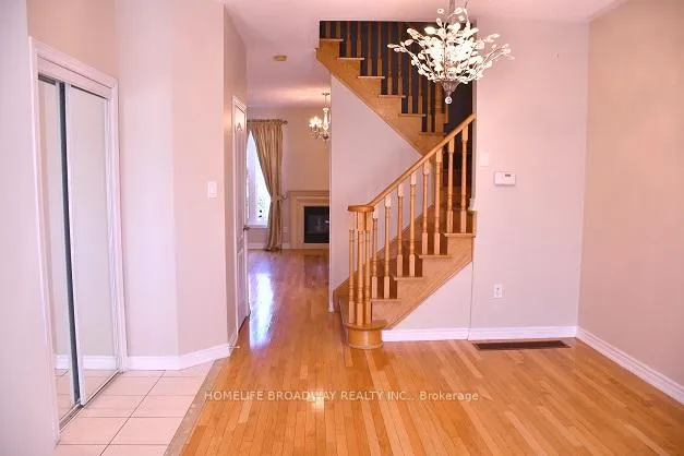 Photo 7 of 358 Autumn Hill Boulevard, Vaughan, Patterson — HOMEH