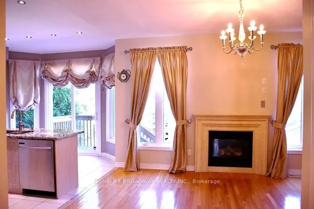 Photo 14 of 358 Autumn Hill Boulevard, Vaughan, Patterson — HOMEH