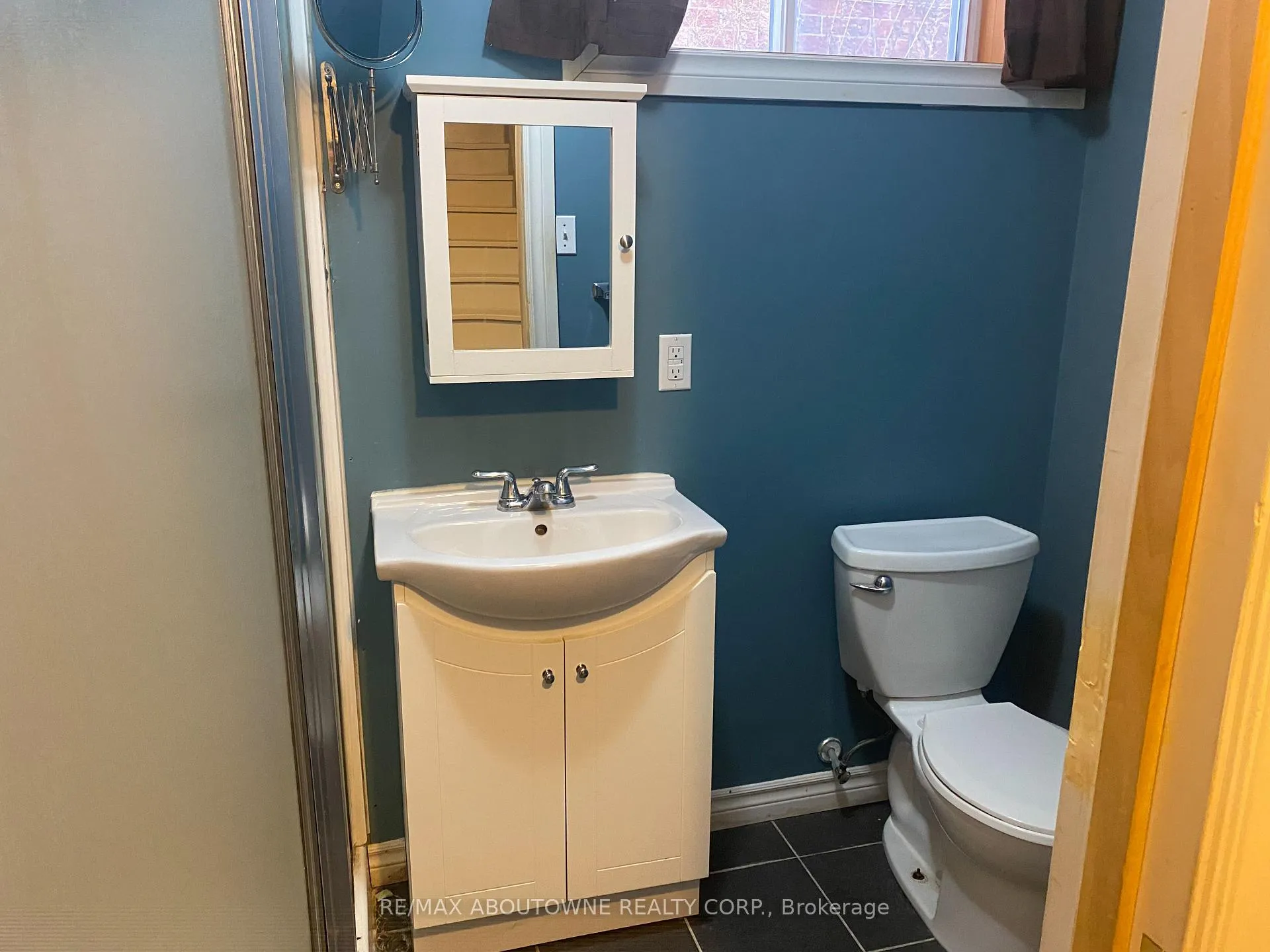 Photo 10 of Unit BSMT, 3 Drohan Drive, Guelph, Clairfields/Hanlon Business Park — HOMEH