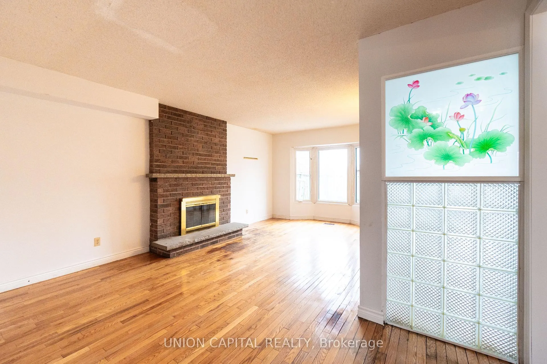 Photo 8 of 52 Dewberry Drive, Markham, Middlefield — HOMEH
