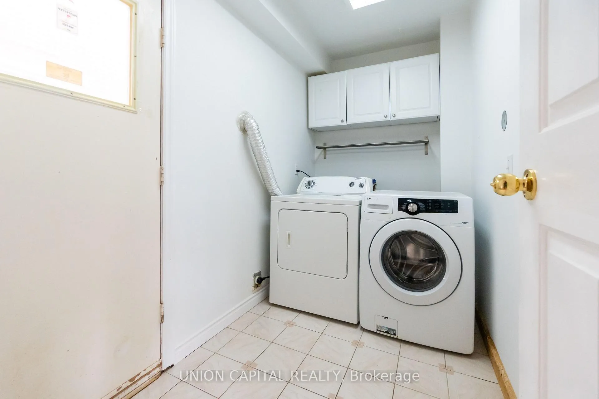 Photo 9 of 52 Dewberry Drive, Markham, Middlefield — HOMEH