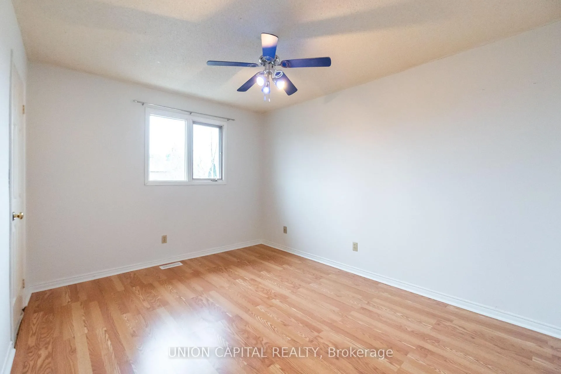 Photo 16 of 52 Dewberry Drive, Markham, Middlefield — HOMEH
