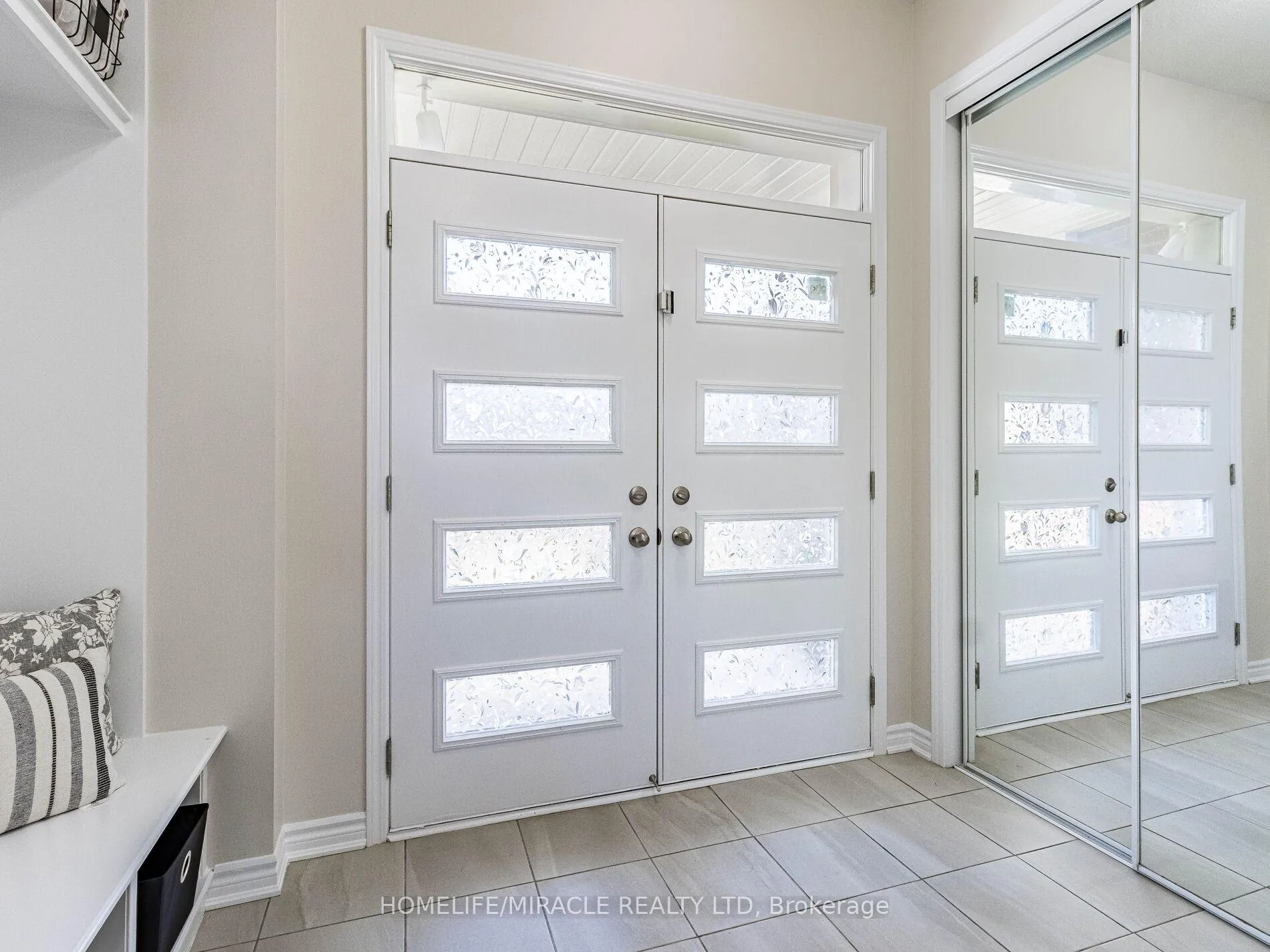 Photo 5 of 12 Callahan Court, Brampton, Northwest Brampton — HOMEH