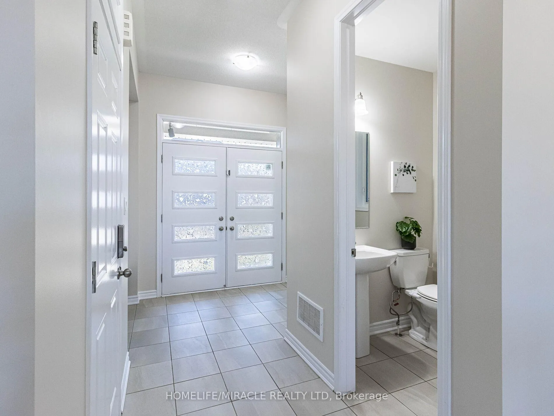 Photo 7 of 12 Callahan Court, Brampton, Northwest Brampton — HOMEH