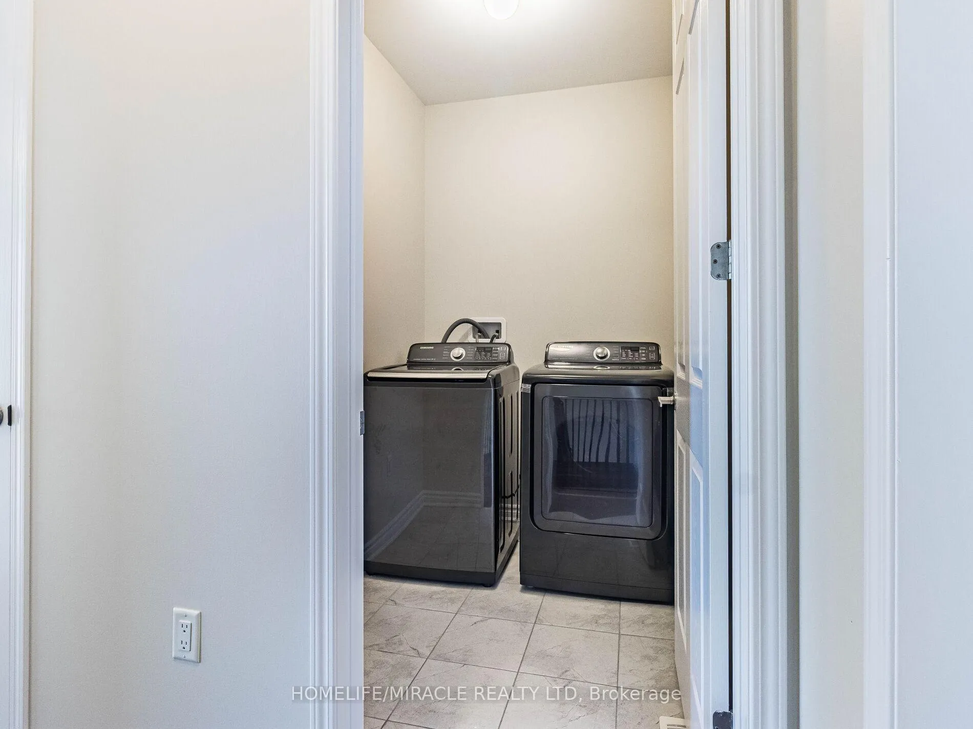 Photo 26 of 12 Callahan Court, Brampton, Northwest Brampton — HOMEH