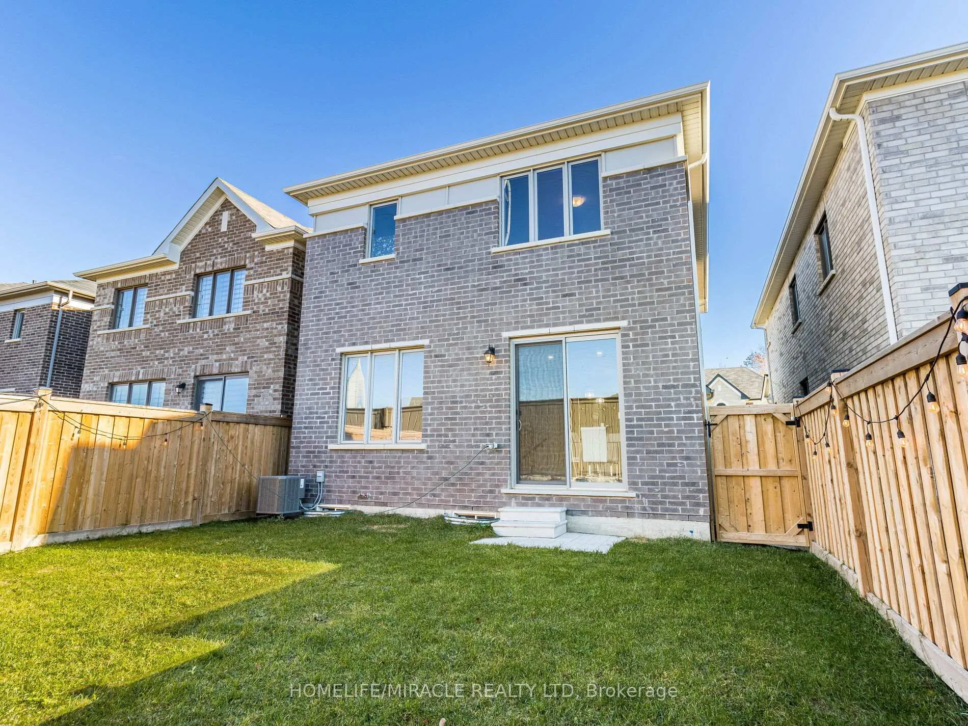 Photo 38 of 12 Callahan Court, Brampton, Northwest Brampton — HOMEH