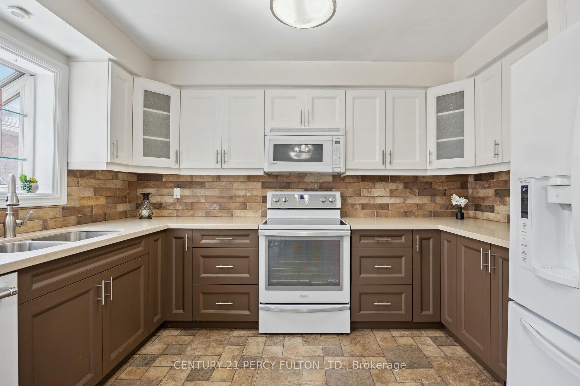 Photo 10 of 53 Sandringham Drive, Clarington, Courtice — HOMEH