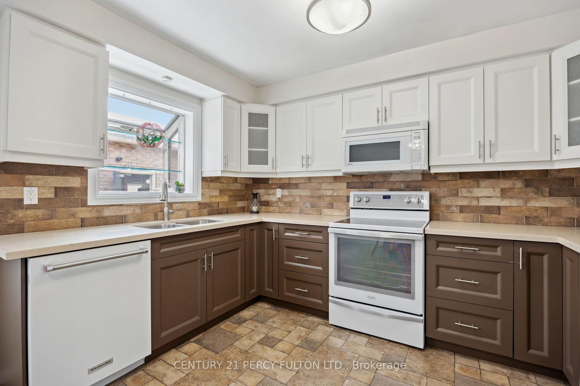 Photo 11 of 53 Sandringham Drive, Clarington, Courtice — HOMEH