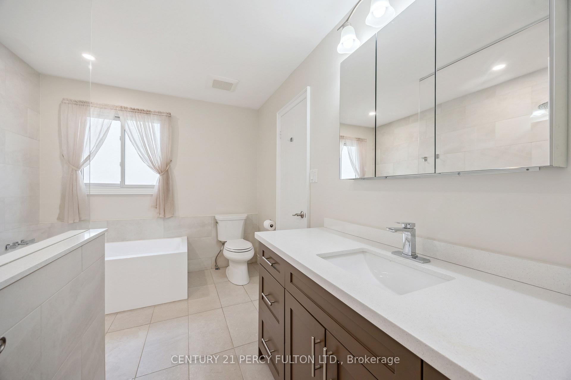 Photo 21 of 53 Sandringham Drive, Clarington, Courtice — HOMEH