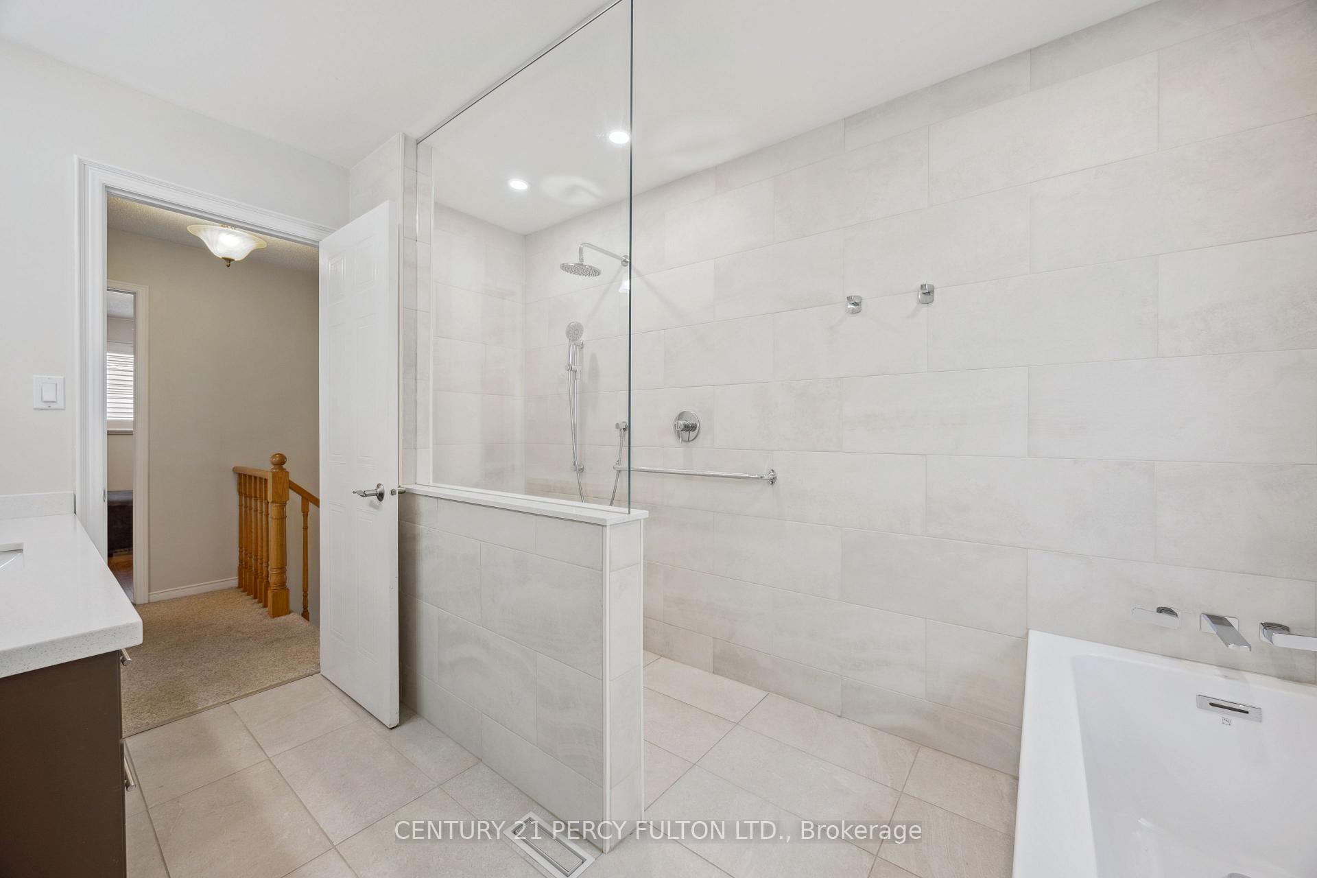 Photo 22 of 53 Sandringham Drive, Clarington, Courtice — HOMEH