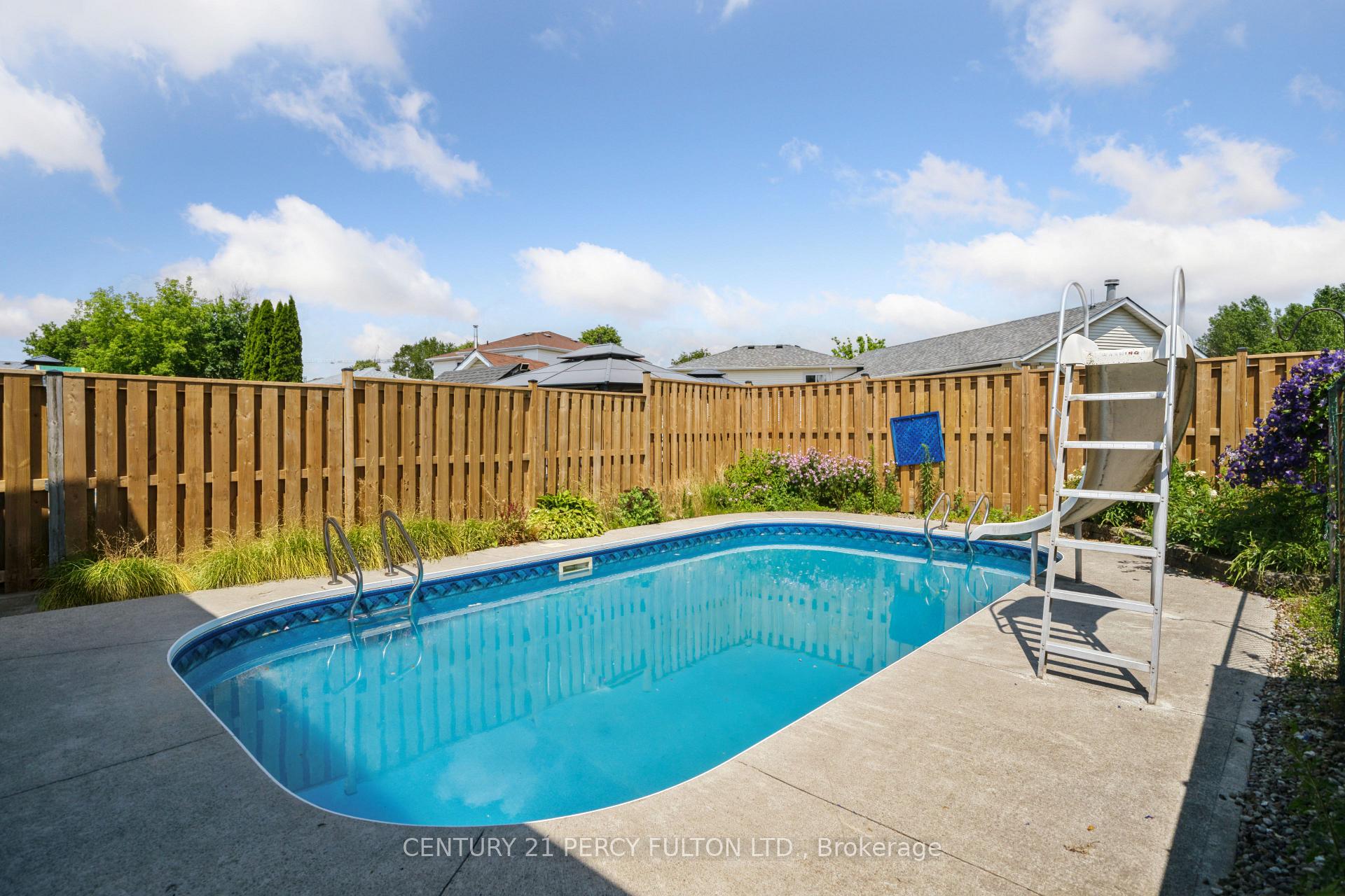 Photo 27 of 53 Sandringham Drive, Clarington, Courtice — HOMEH