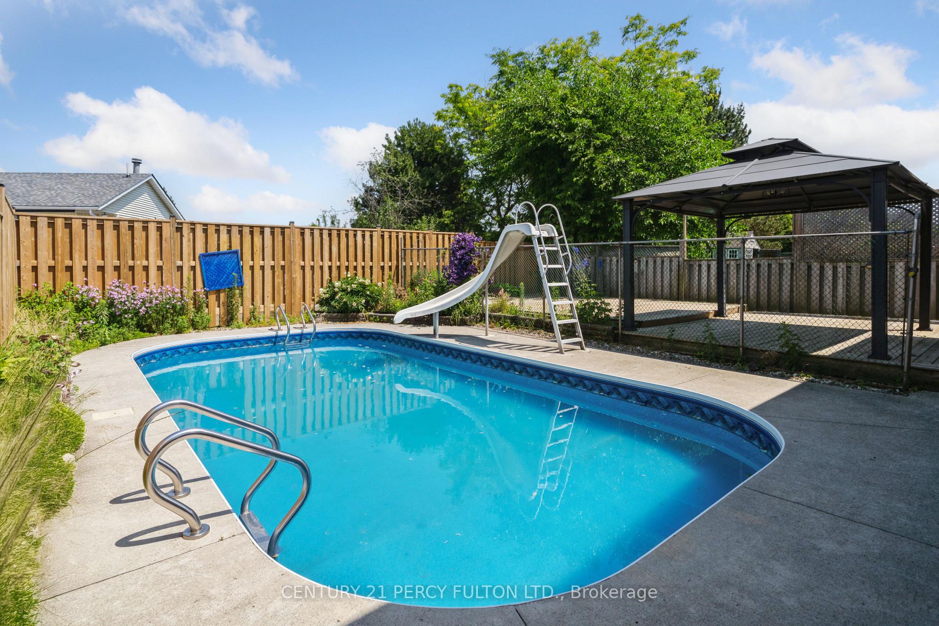 Photo 28 of 53 Sandringham Drive, Clarington, Courtice — HOMEH