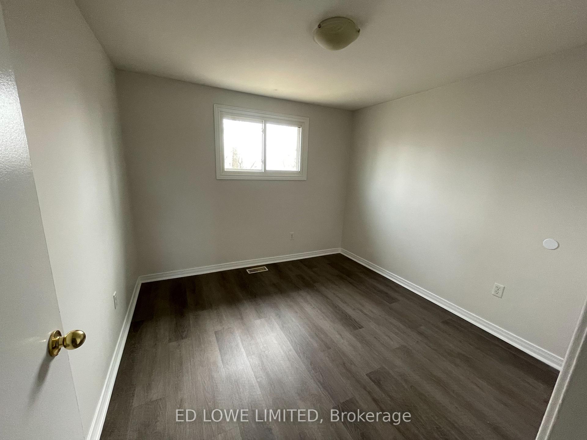 Photo 13 of 274 Browning Trail, Barrie, Letitia Heights — HOMEH