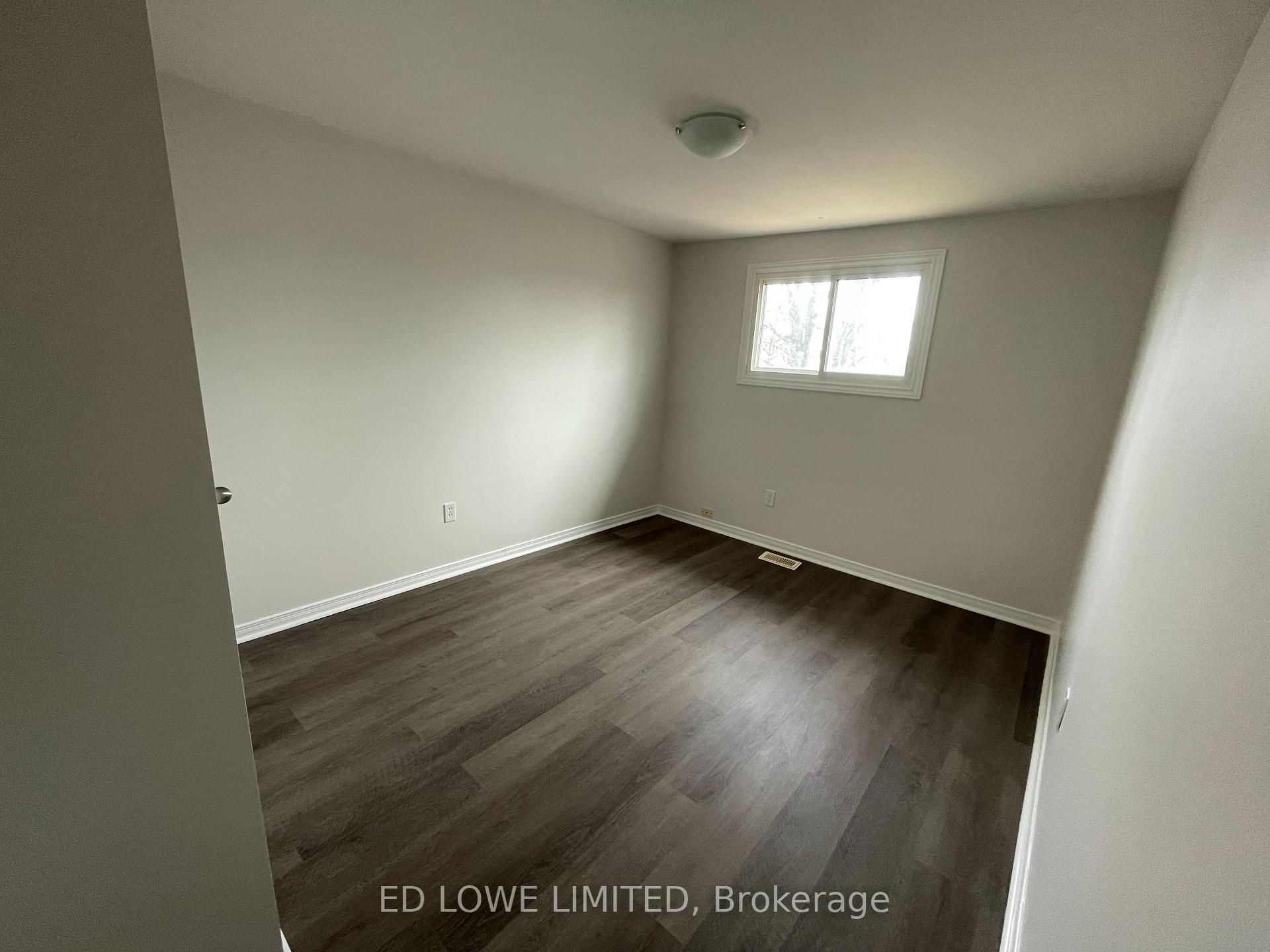 Photo 15 of 274 Browning Trail, Barrie, Letitia Heights — HOMEH