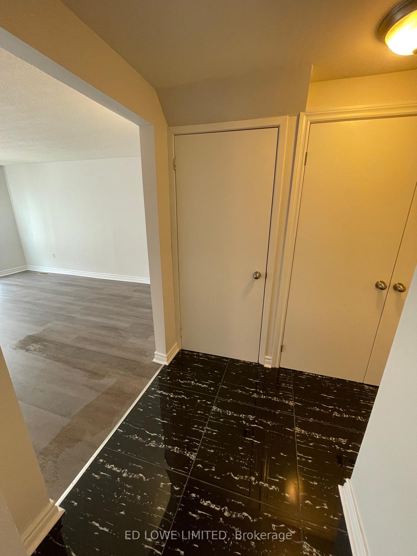 Photo 17 of 274 Browning Trail, Barrie, Letitia Heights — HOMEH