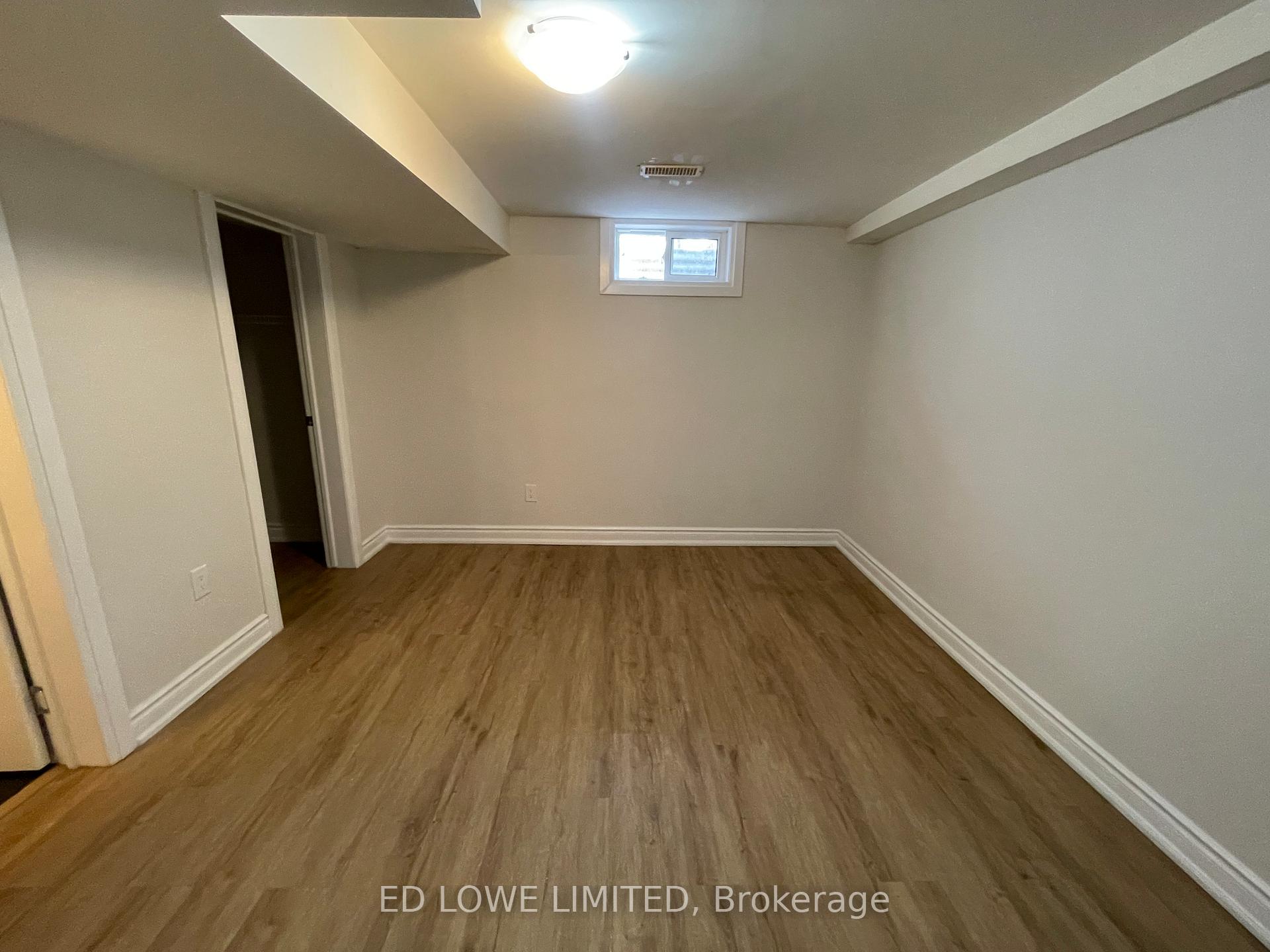 Photo 18 of 274 Browning Trail, Barrie, Letitia Heights — HOMEH