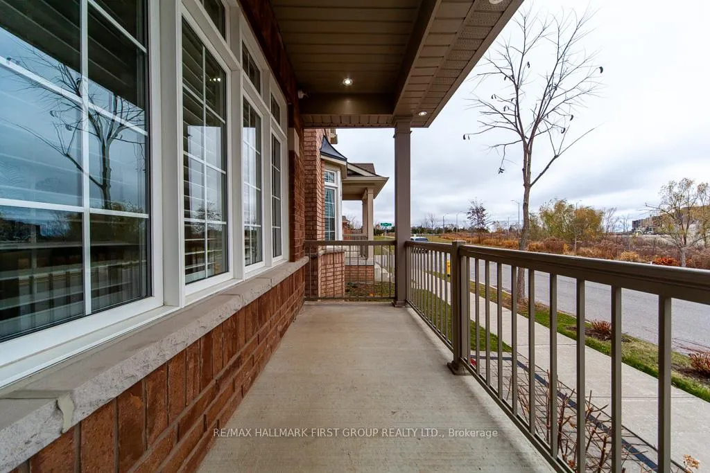 Photo 3 of 35 Crossbrooks Street, Markham, Cornell — HOMEH