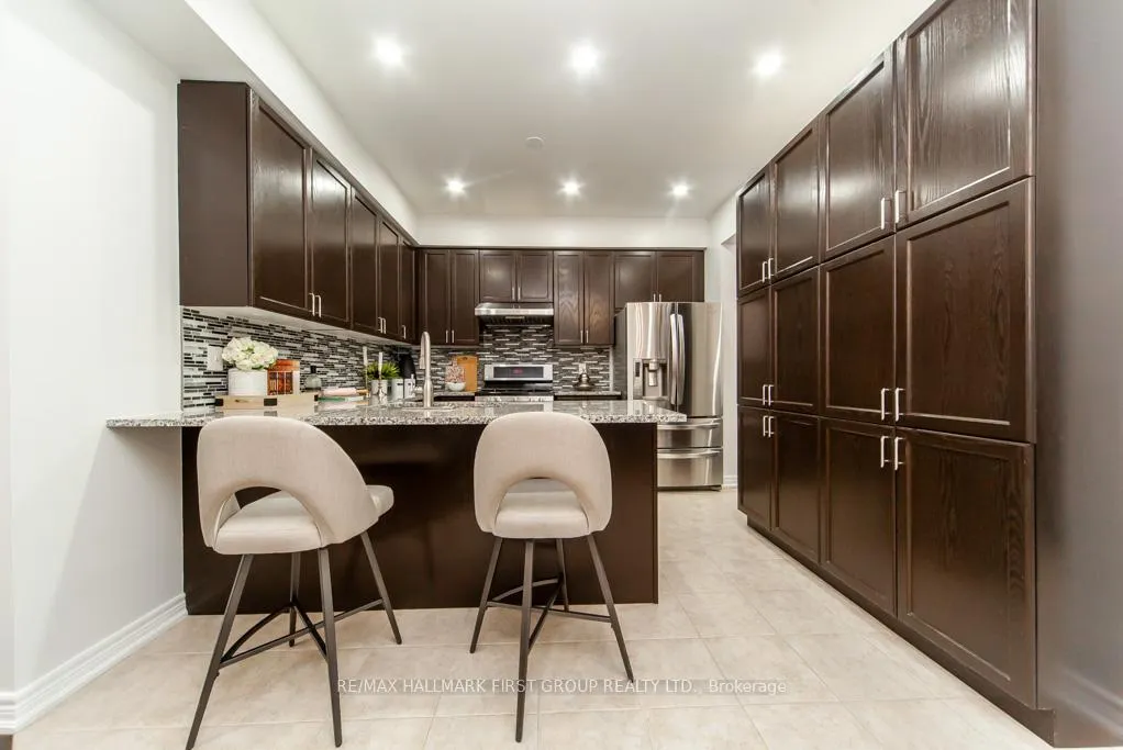 Photo 10 of 35 Crossbrooks Street, Markham, Cornell — HOMEH