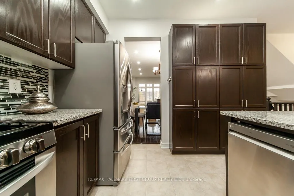Photo 13 of 35 Crossbrooks Street, Markham, Cornell — HOMEH