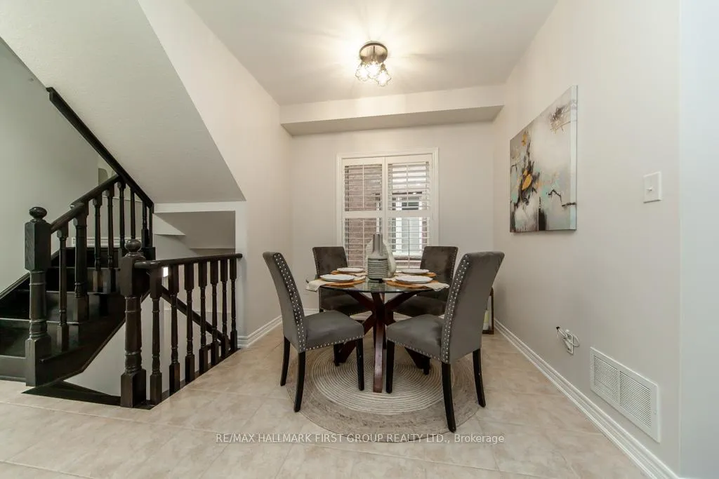 Photo 14 of 35 Crossbrooks Street, Markham, Cornell — HOMEH