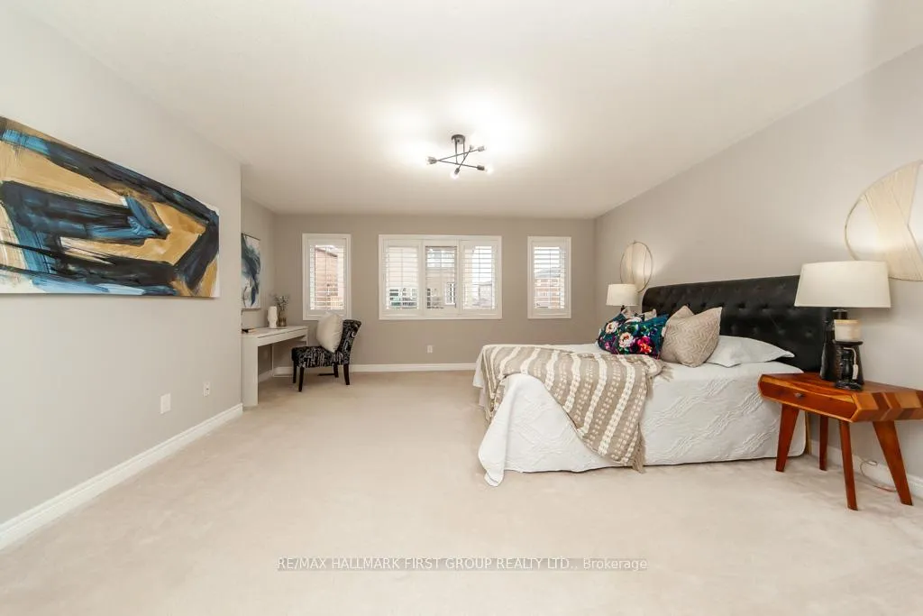Photo 19 of 35 Crossbrooks Street, Markham, Cornell — HOMEH