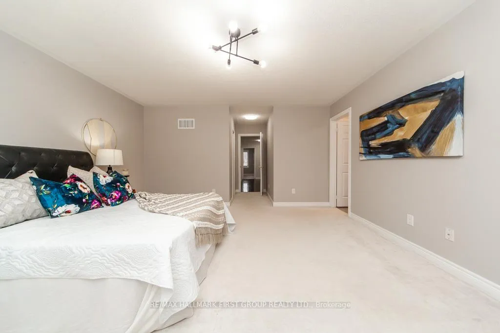 Photo 20 of 35 Crossbrooks Street, Markham, Cornell — HOMEH