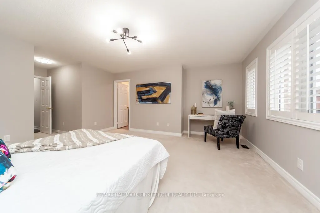Photo 21 of 35 Crossbrooks Street, Markham, Cornell — HOMEH