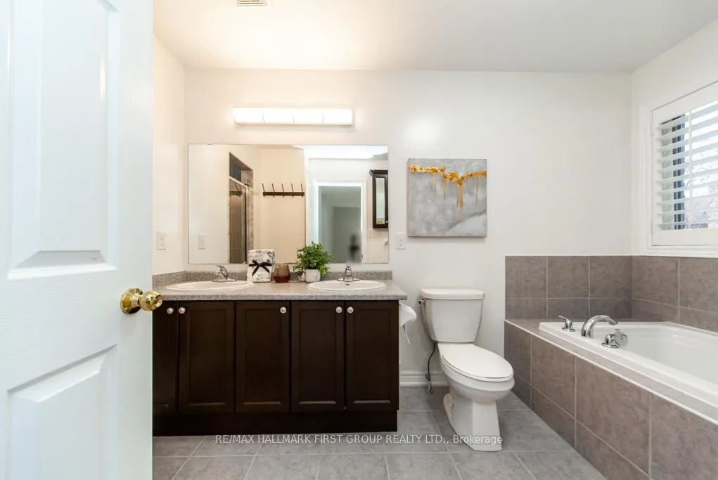 Photo 22 of 35 Crossbrooks Street, Markham, Cornell — HOMEH