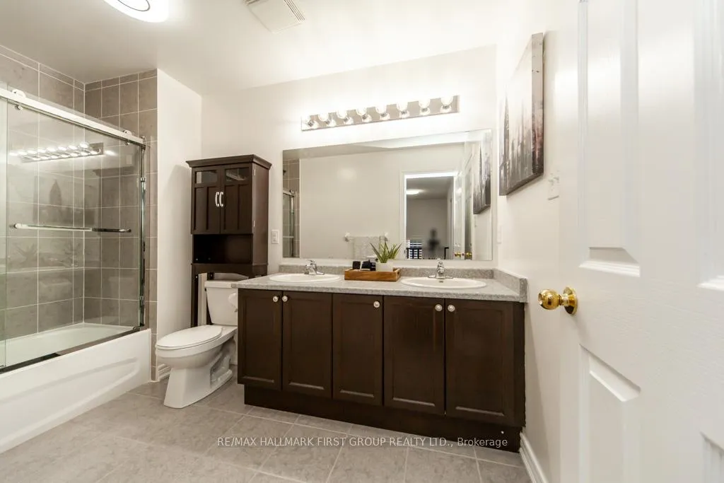 Photo 27 of 35 Crossbrooks Street, Markham, Cornell — HOMEH