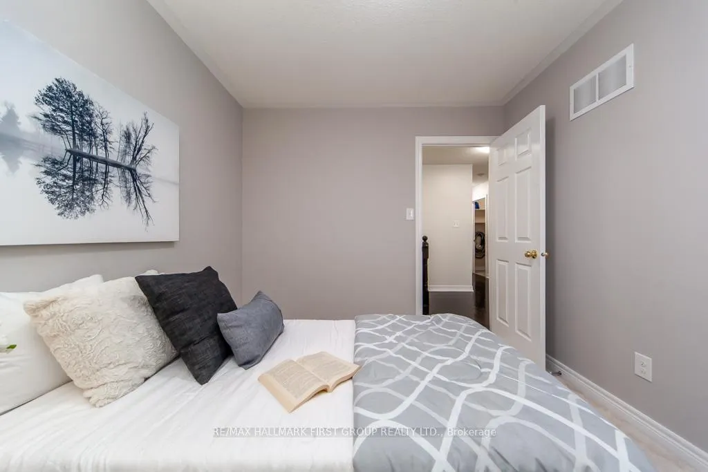 Photo 31 of 35 Crossbrooks Street, Markham, Cornell — HOMEH